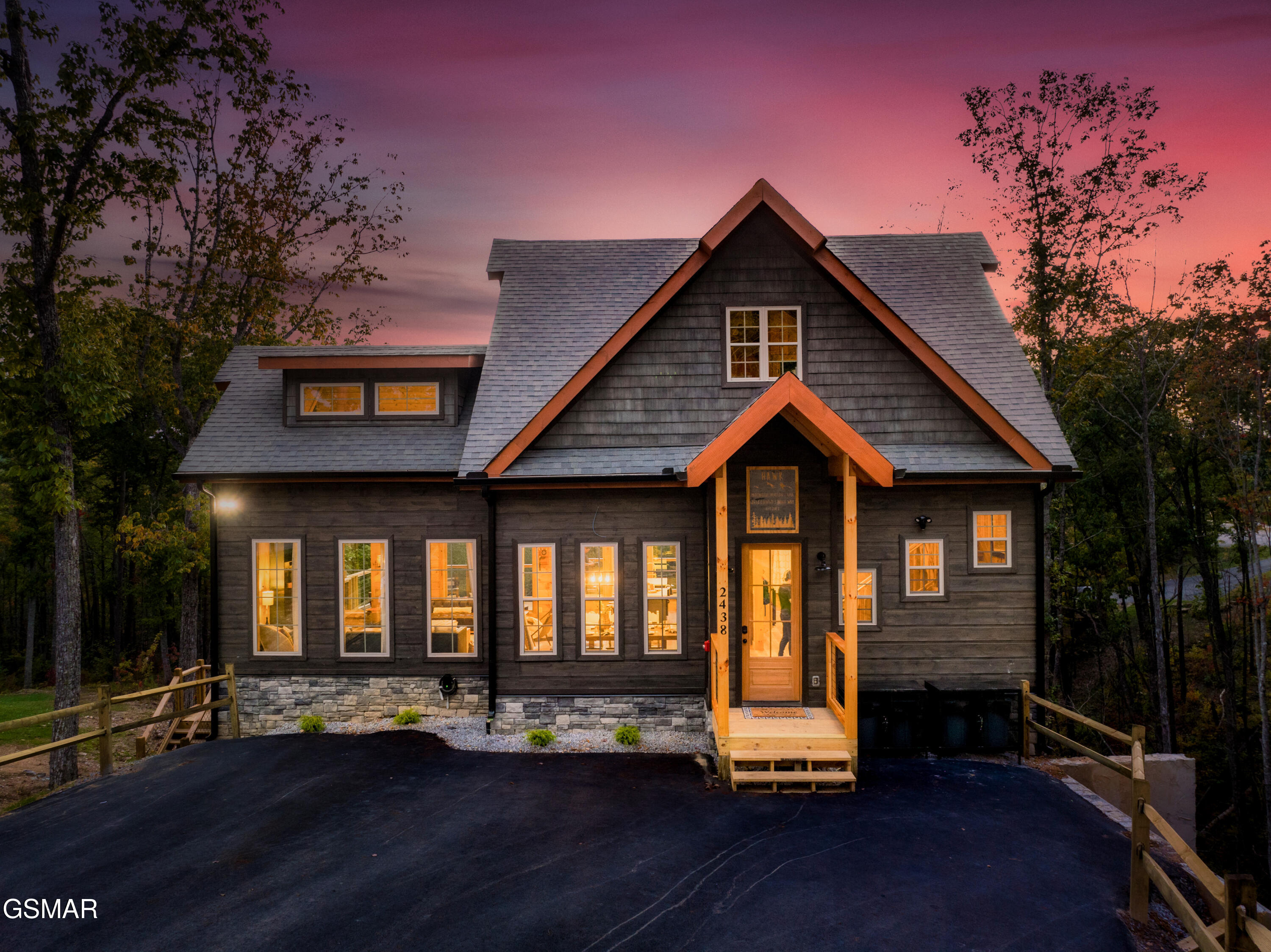 2438 Coopers Hawk Way Sevierville TN 37862