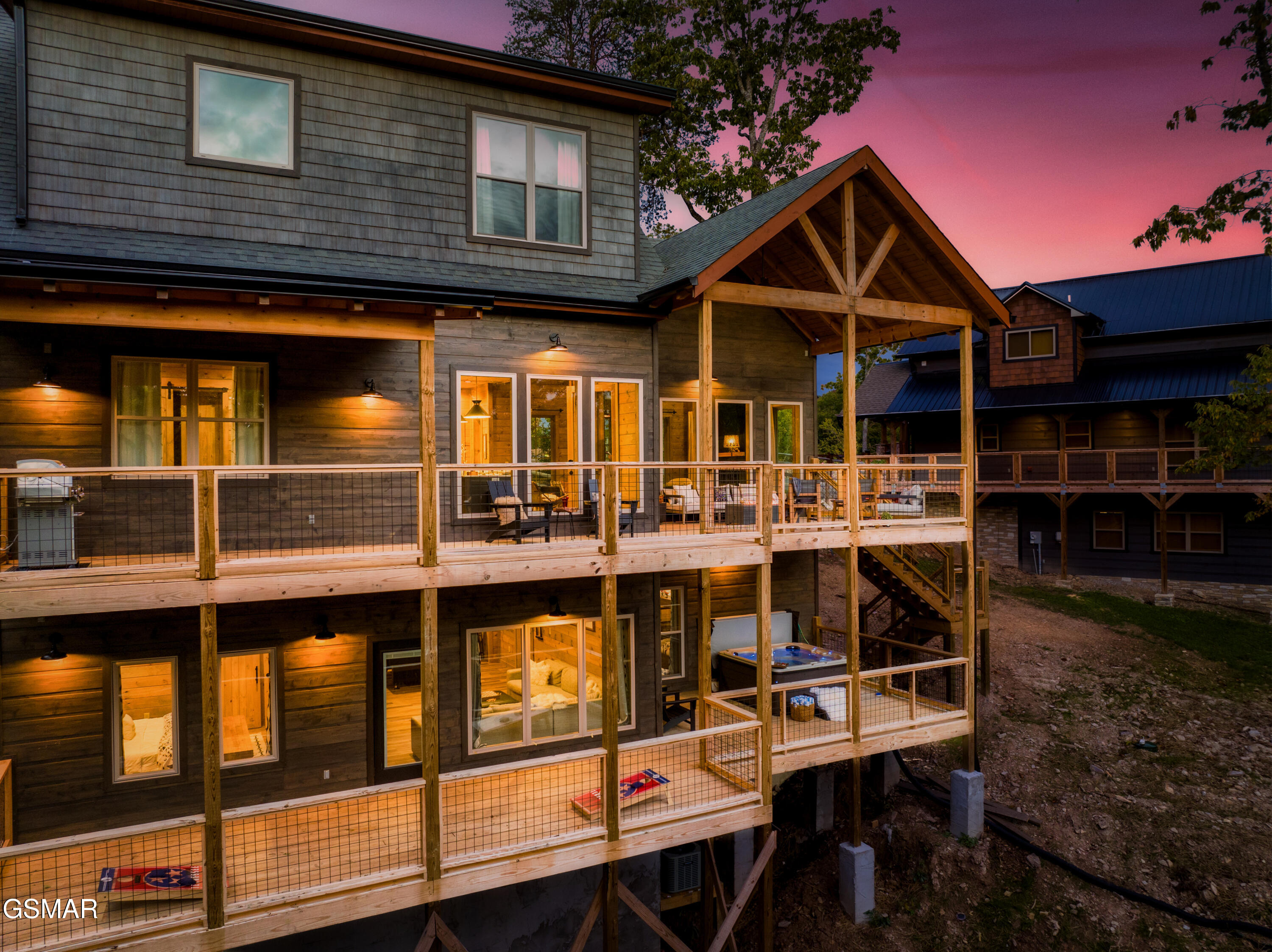 2438 Coopers Hawk Way Sevierville TN 37862