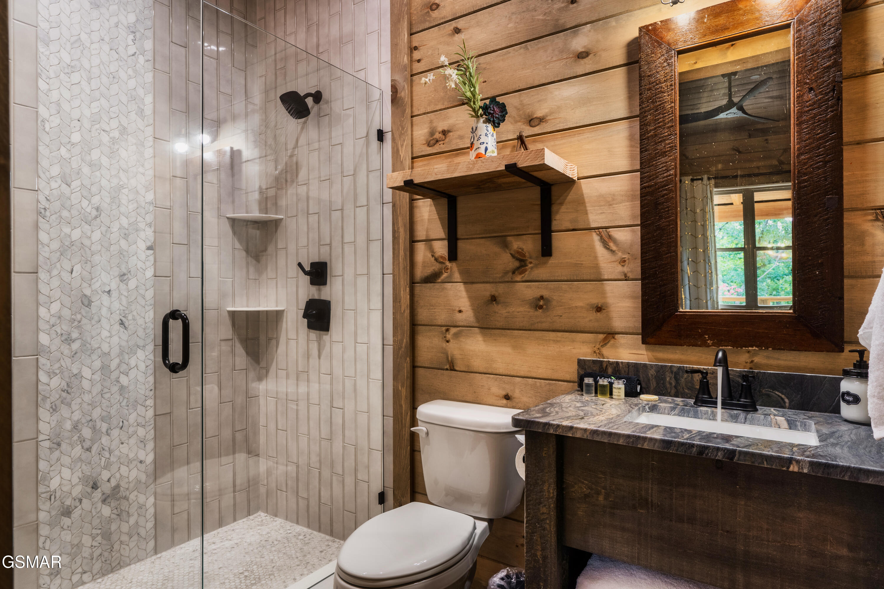 2438 Coopers Hawk Way Sevierville TN 37862