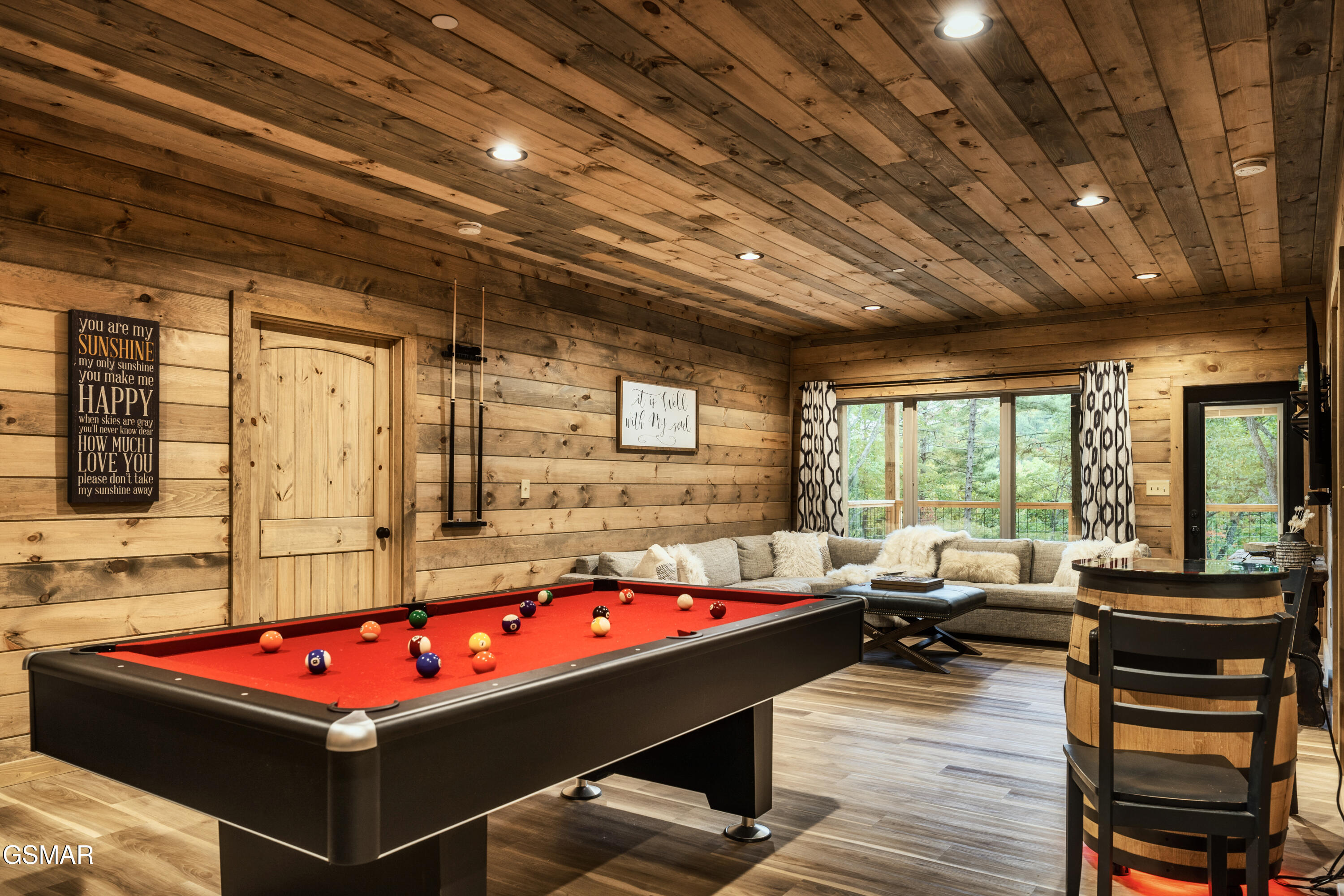 2438 Coopers Hawk Way Sevierville TN 37862