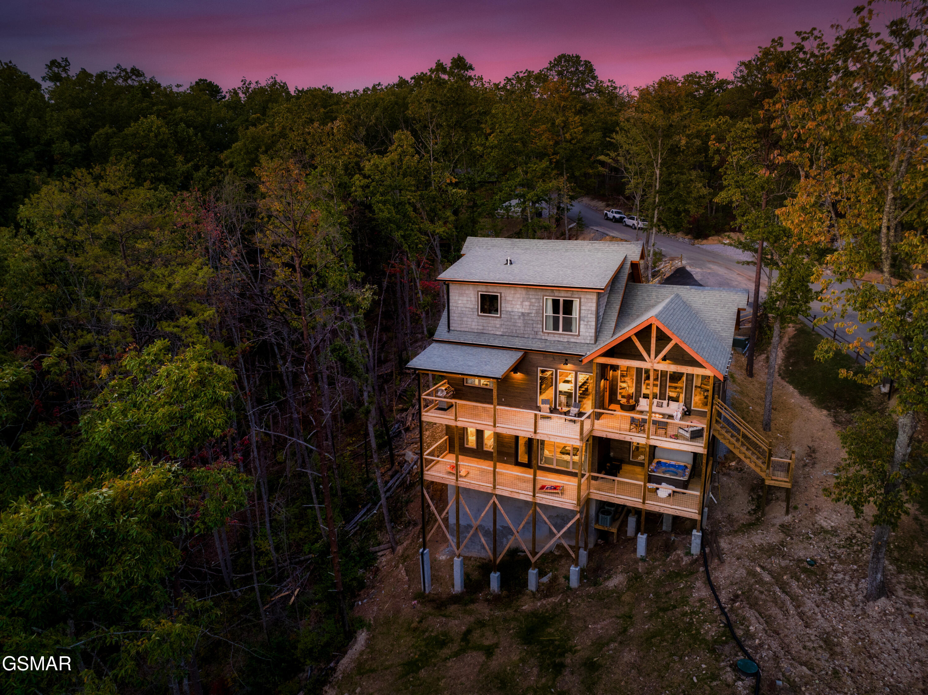 2438 Coopers Hawk Way Sevierville TN 37862