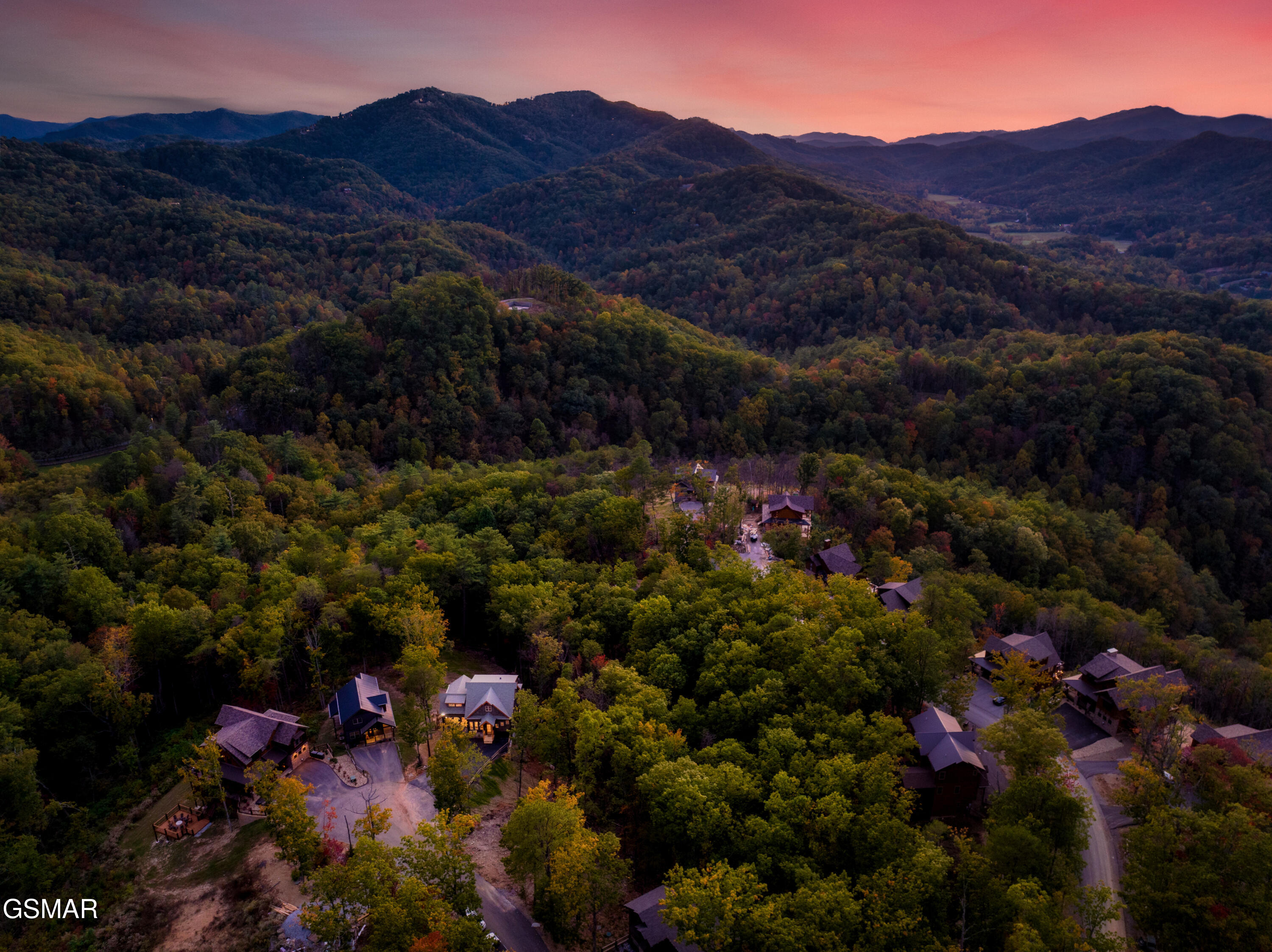 2438 Coopers Hawk Way Sevierville TN 37862