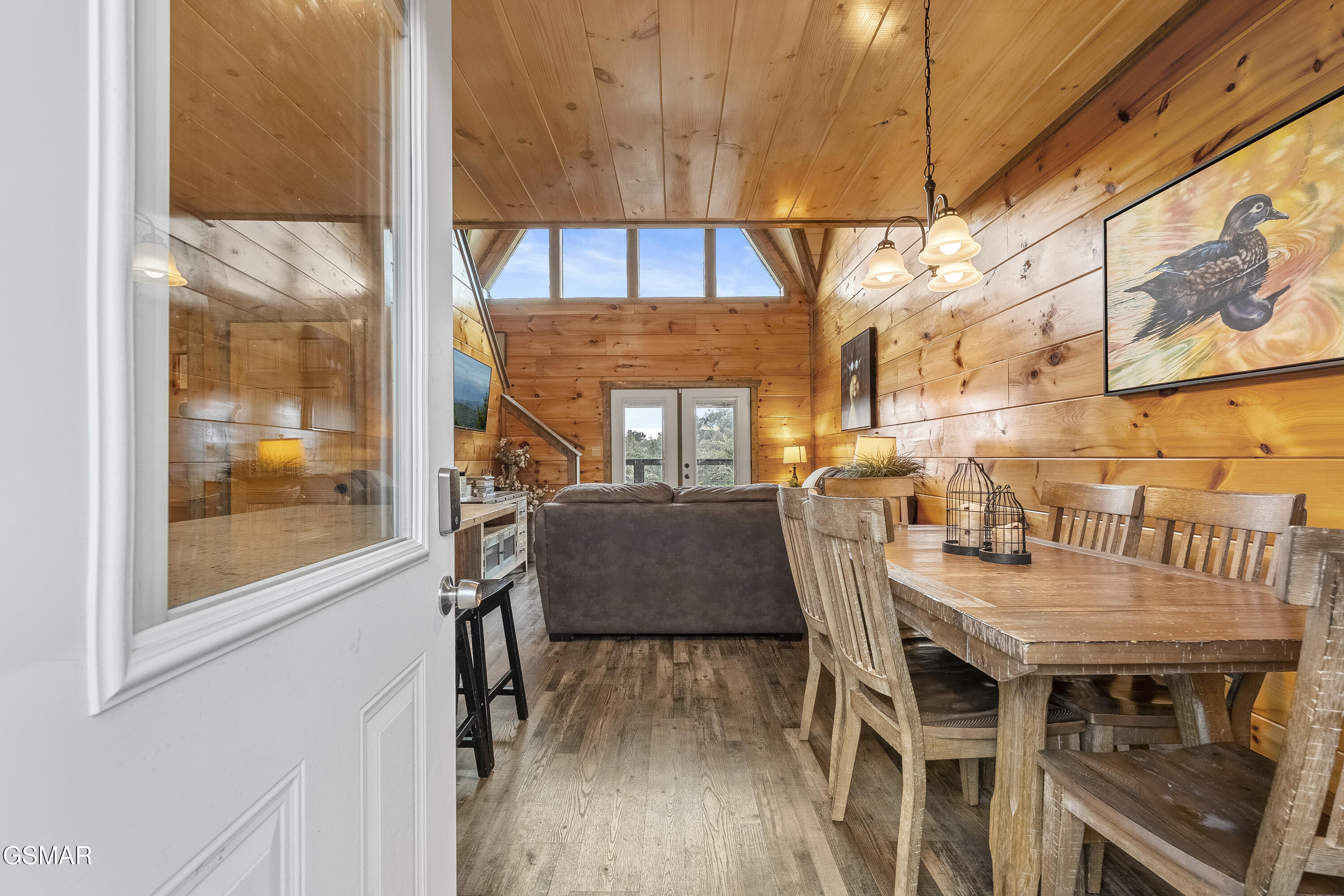 2111 Eagle Feather Drive Sevierville TN 37876