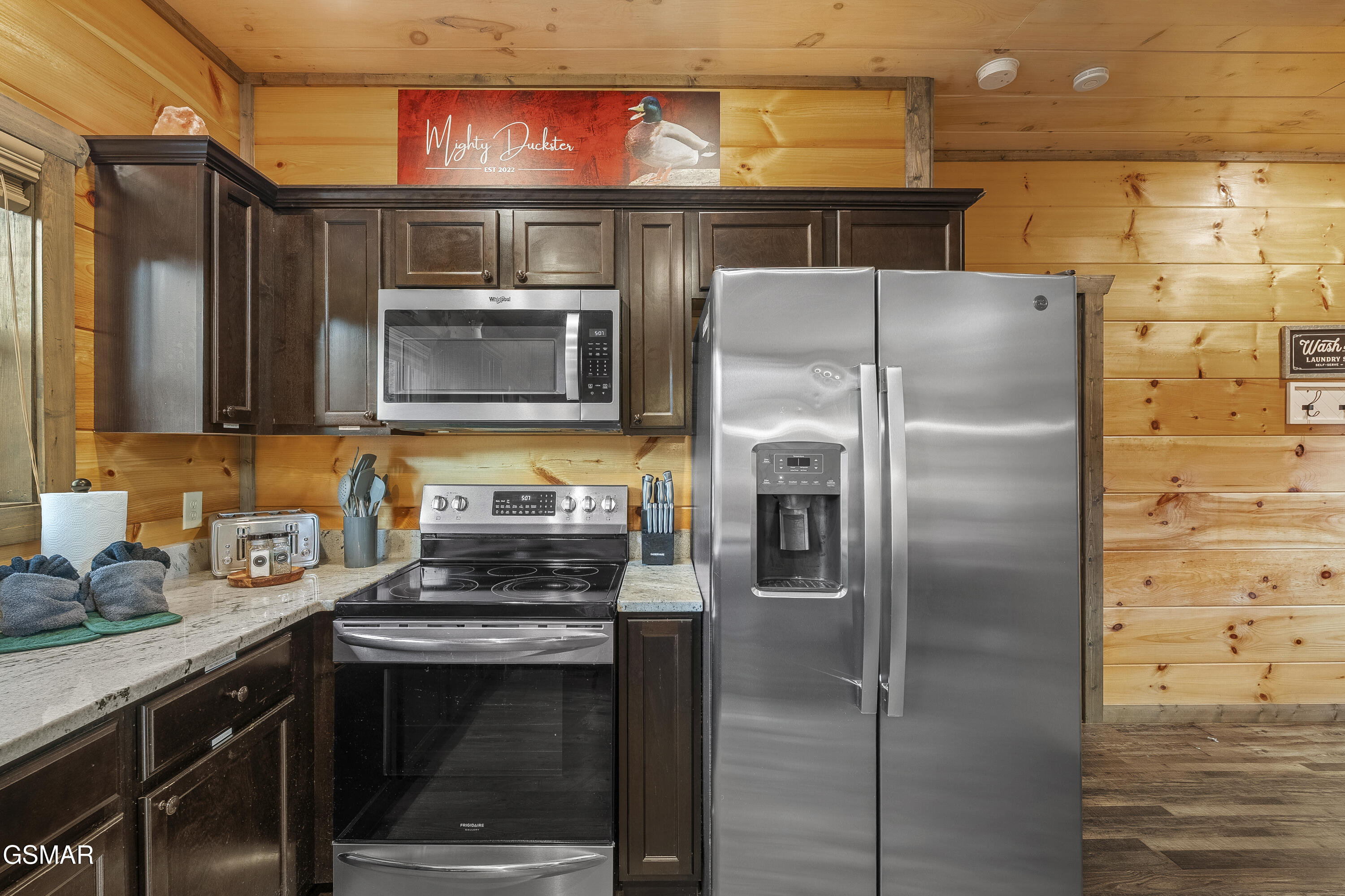 2111 Eagle Feather Drive Sevierville TN 37876