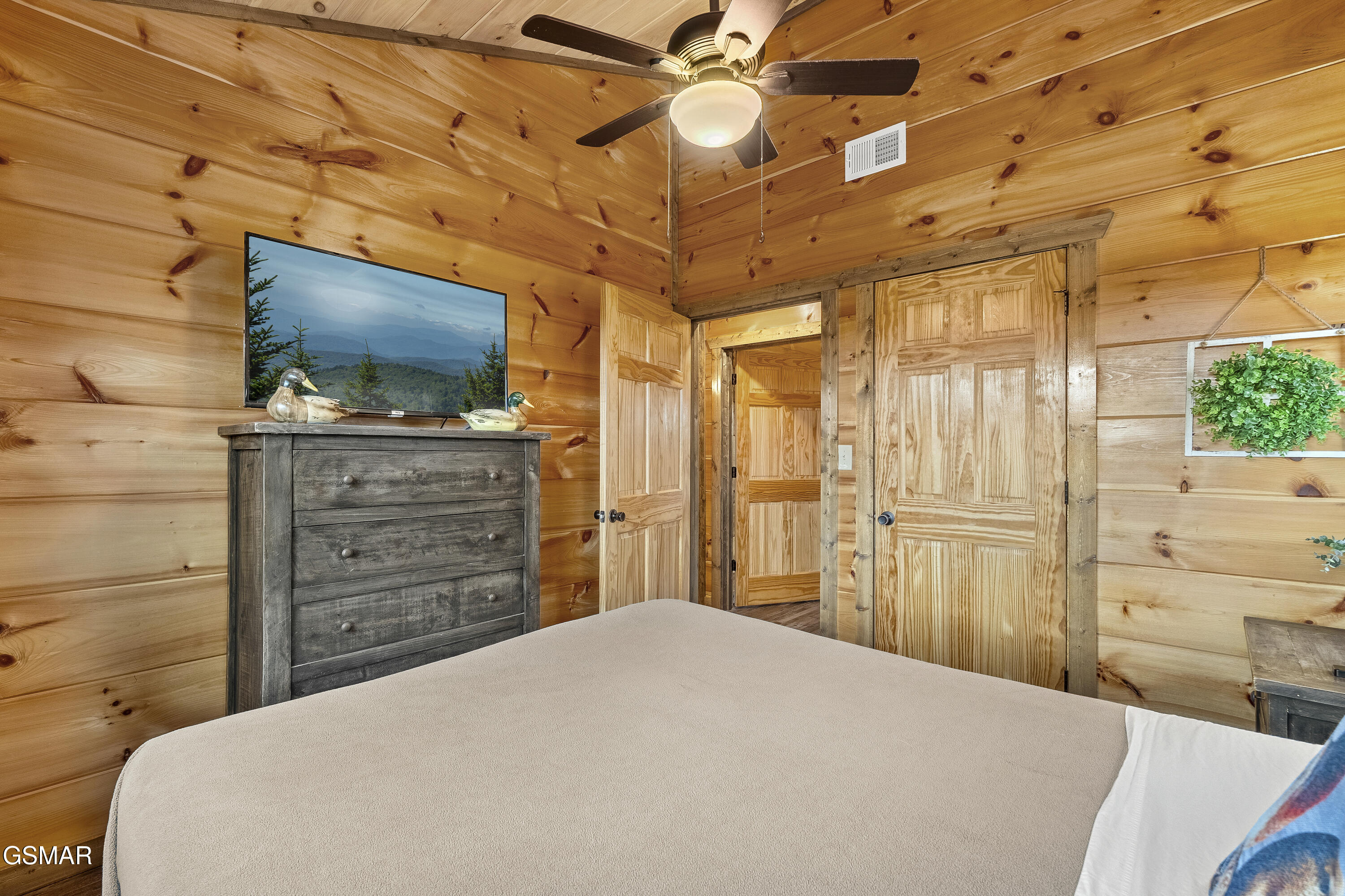 2111 Eagle Feather Drive Sevierville TN 37876