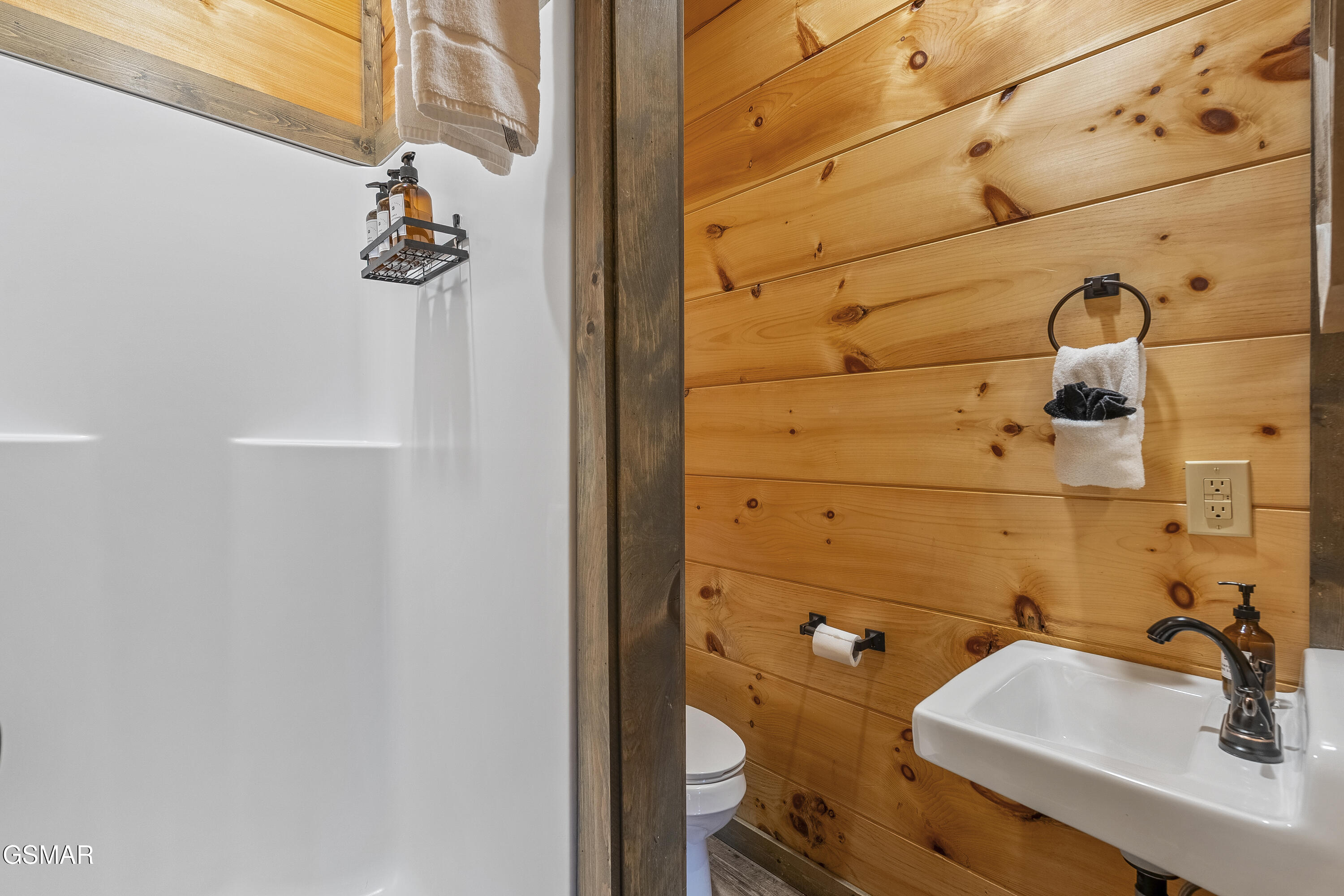 2111 Eagle Feather Drive Sevierville TN 37876