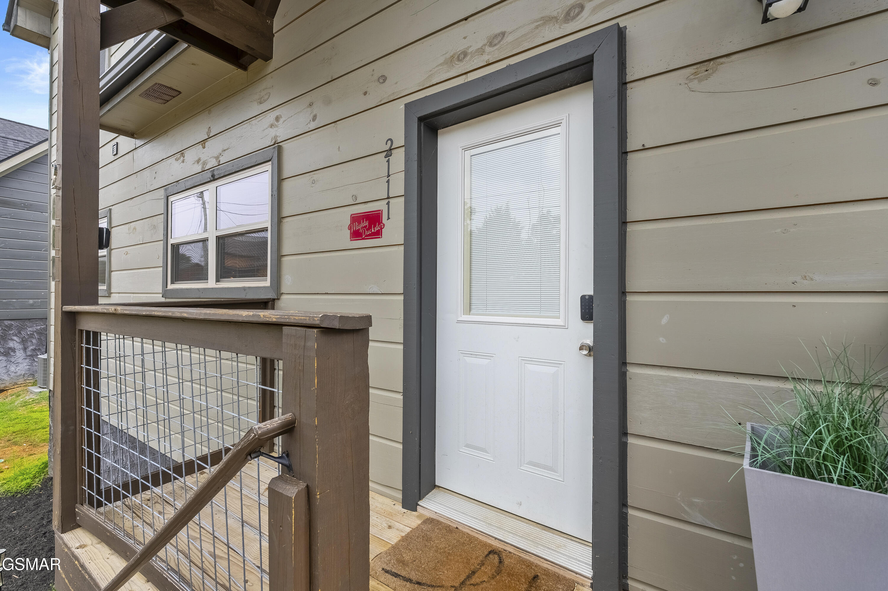 2111 Eagle Feather Drive Sevierville TN 37876