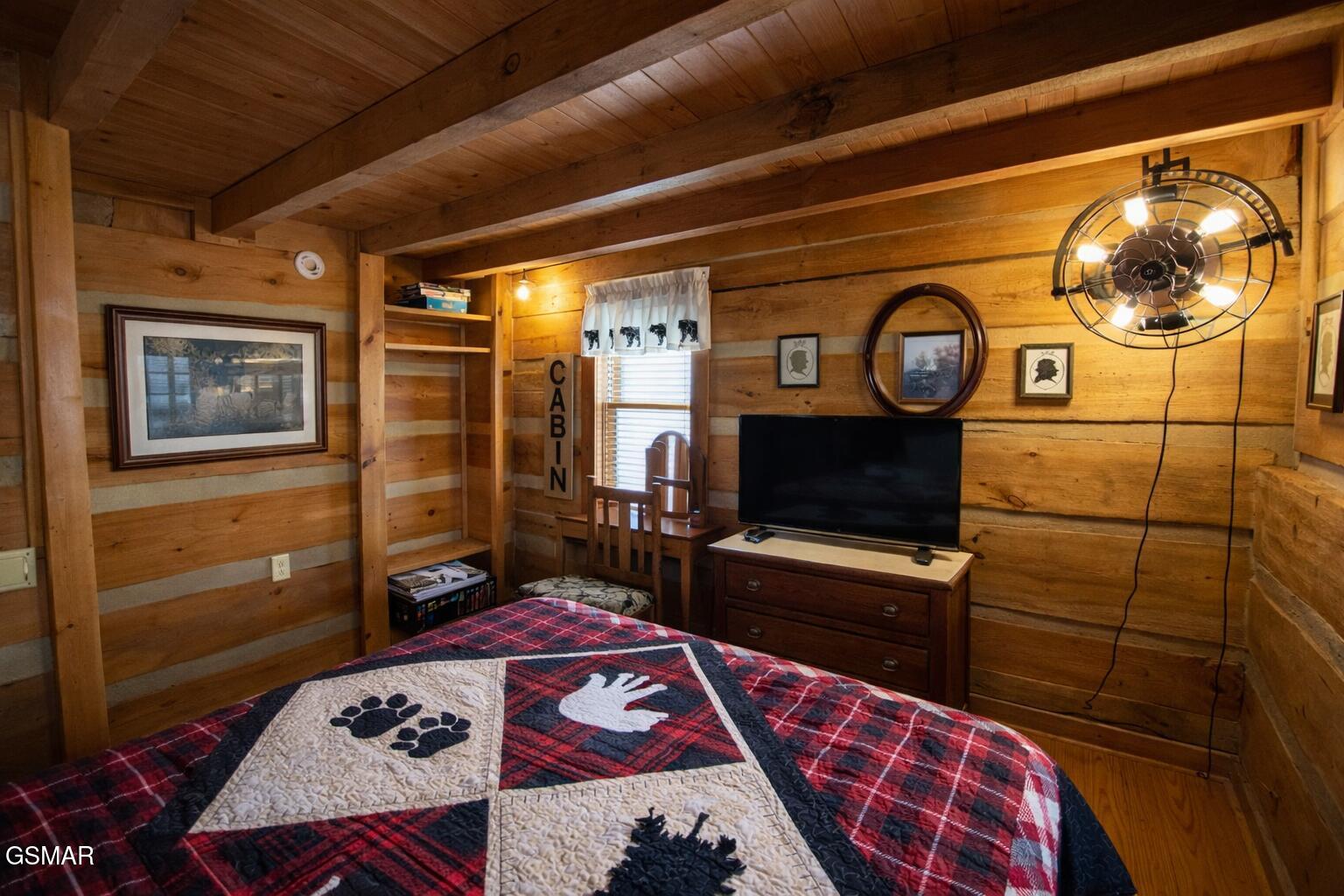 2039 Piney Overlook Lane Sevierville TN 37862