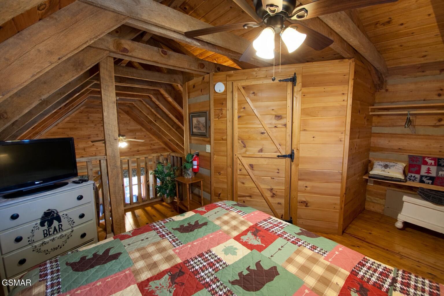 2039 Piney Overlook Lane Sevierville TN 37862