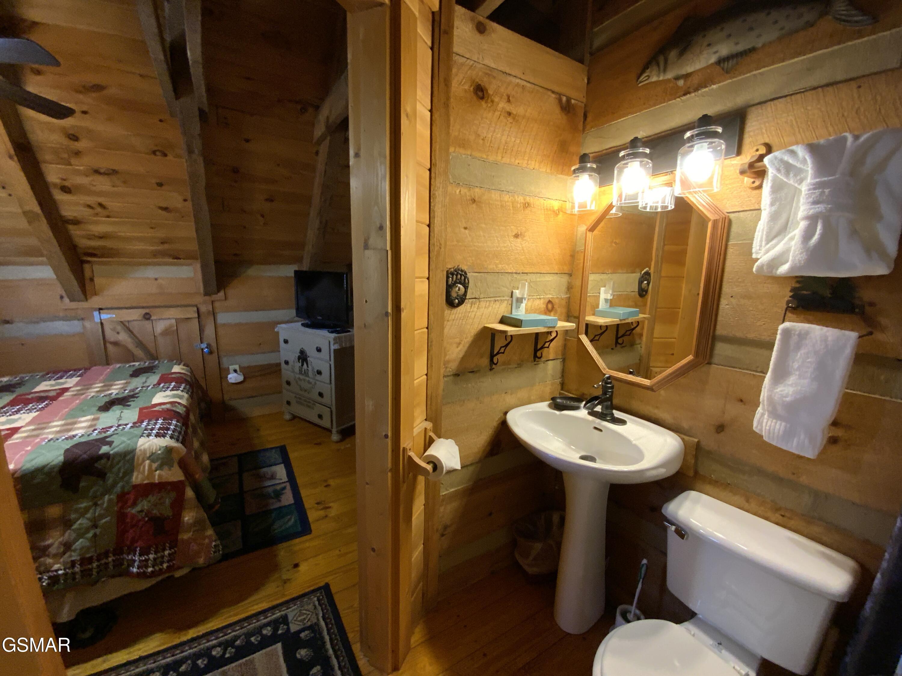 2039 Piney Overlook Lane Sevierville TN 37862