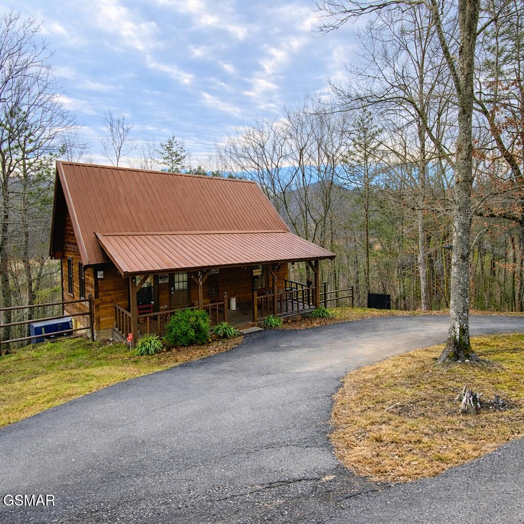2039 Piney Overlook Lane Sevierville TN 37862