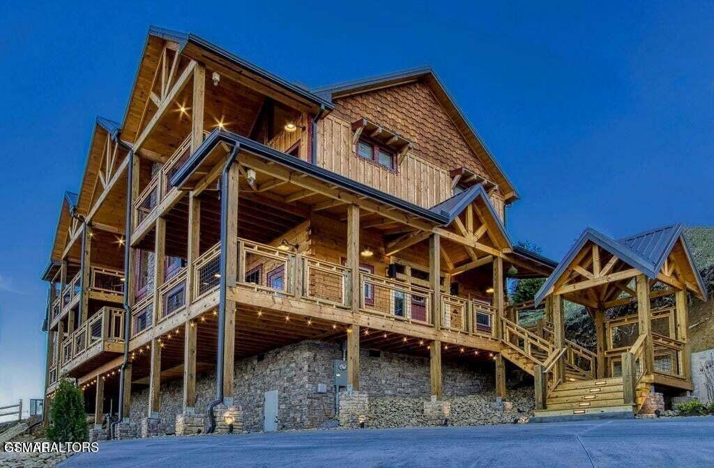 658 Wiley Oakley Drive Gatlinburg TN 37738