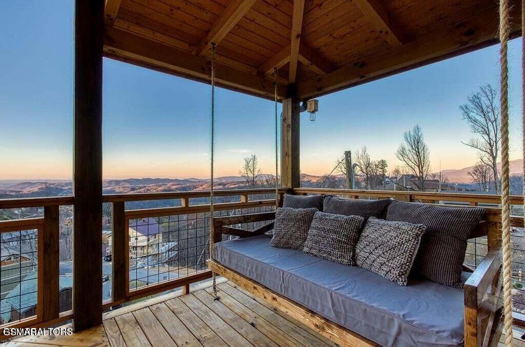 658 Wiley Oakley Drive Gatlinburg TN 37738