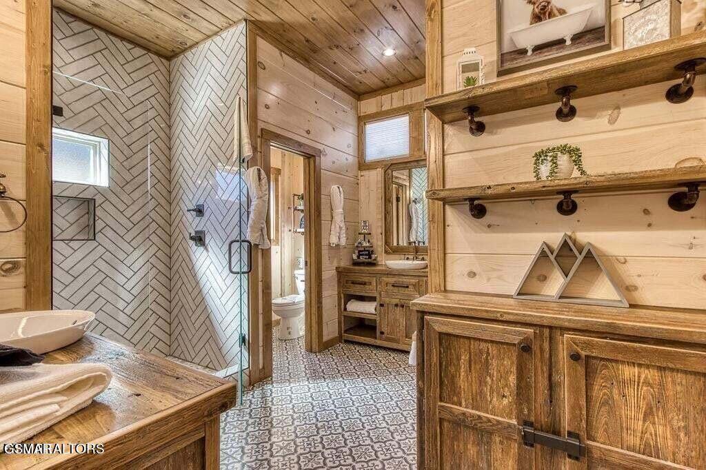 658 Wiley Oakley Drive Gatlinburg TN 37738