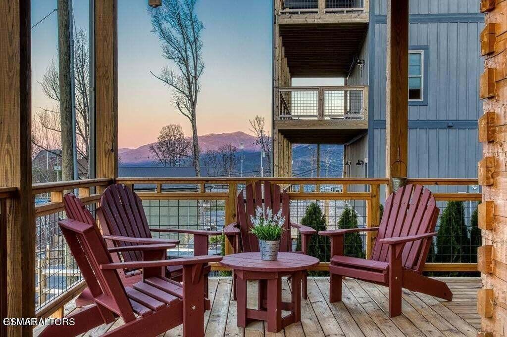 658 Wiley Oakley Drive Gatlinburg TN 37738