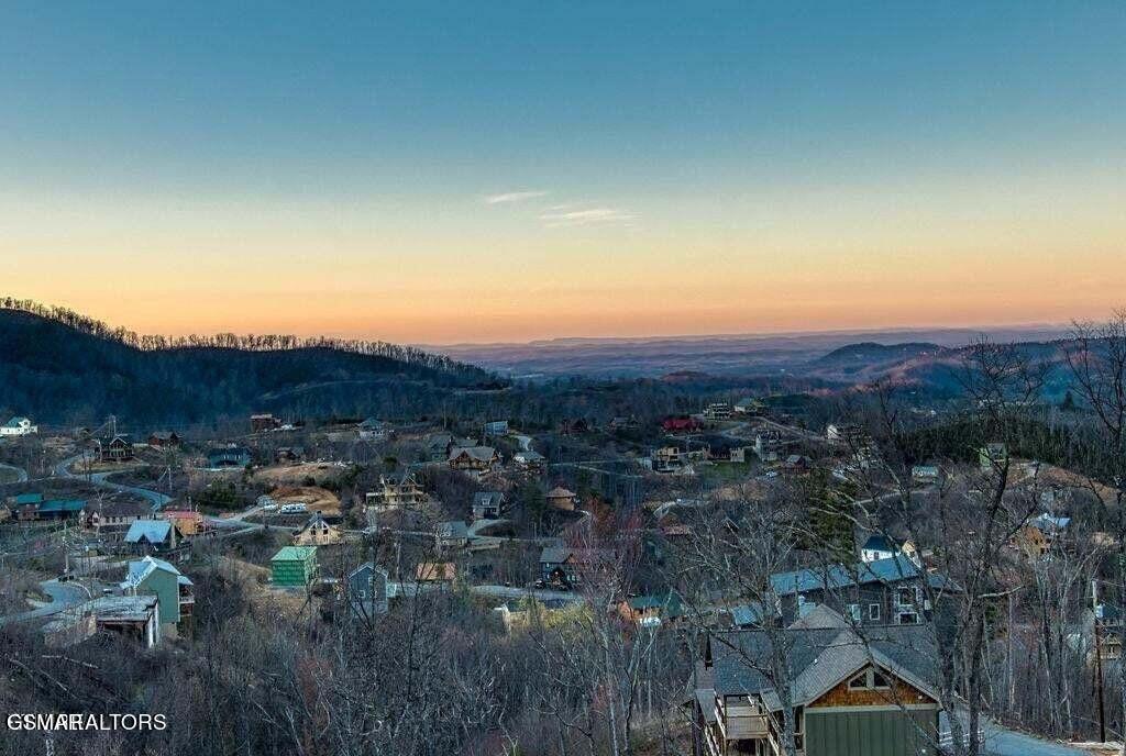 658 Wiley Oakley Drive Gatlinburg TN 37738