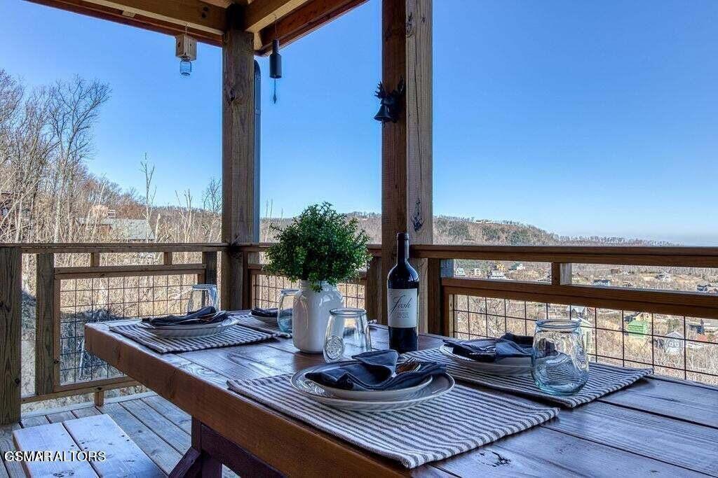 658 Wiley Oakley Drive Gatlinburg TN 37738