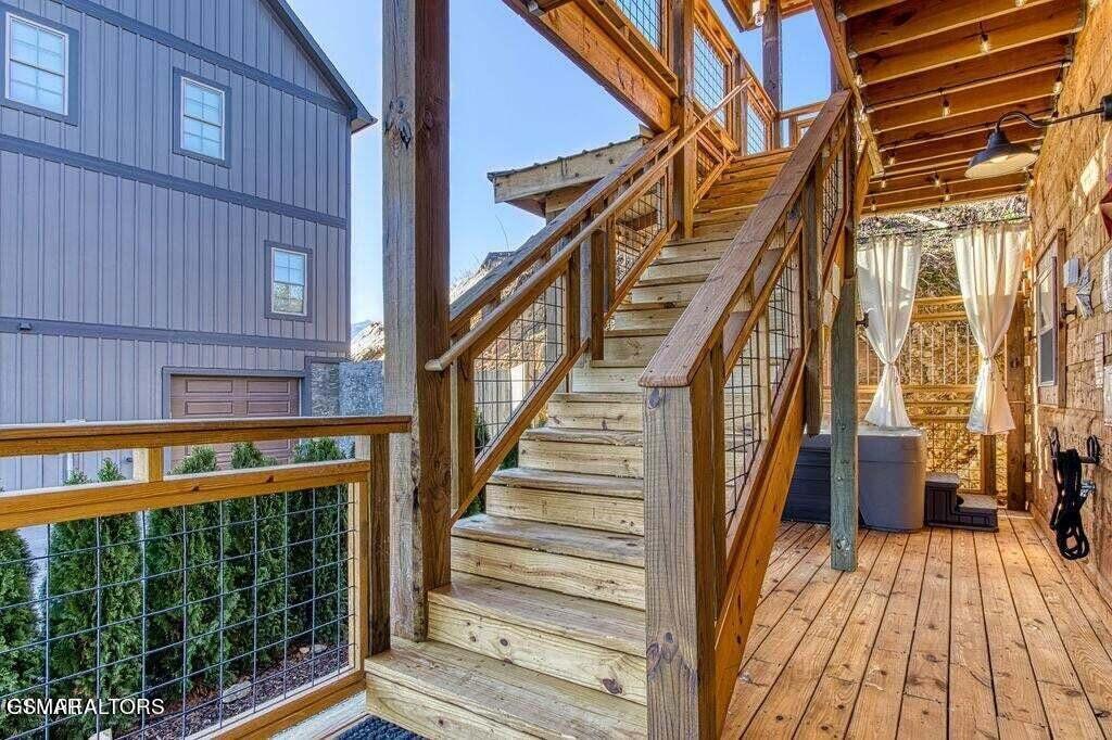 658 Wiley Oakley Drive Gatlinburg TN 37738