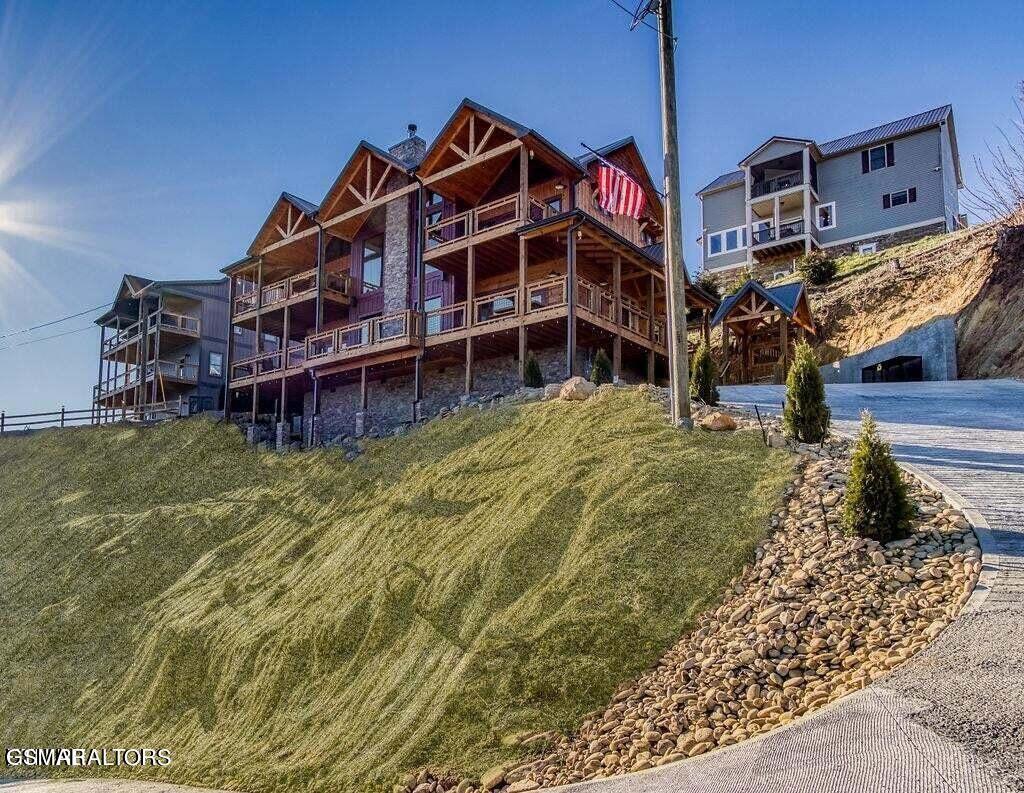 658 Wiley Oakley Drive Gatlinburg TN 37738