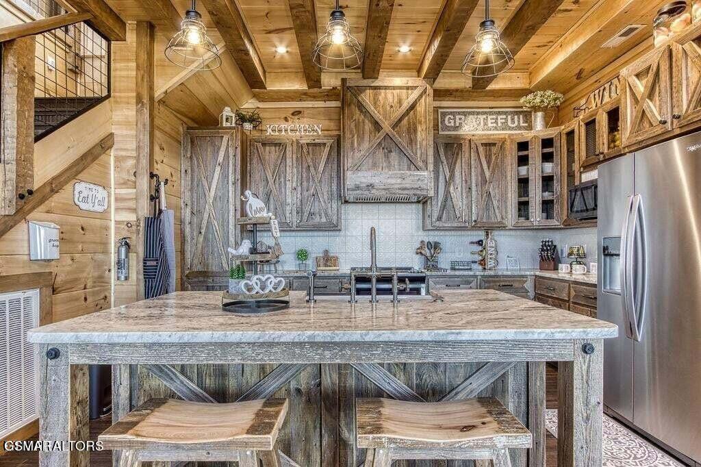 658 Wiley Oakley Drive Gatlinburg TN 37738