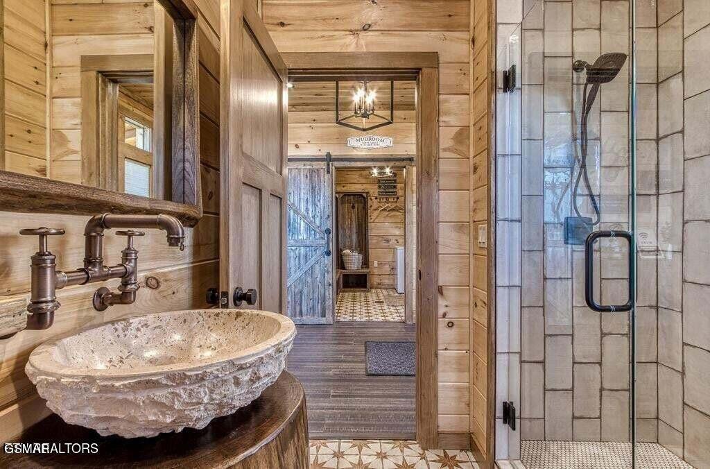 658 Wiley Oakley Drive Gatlinburg TN 37738