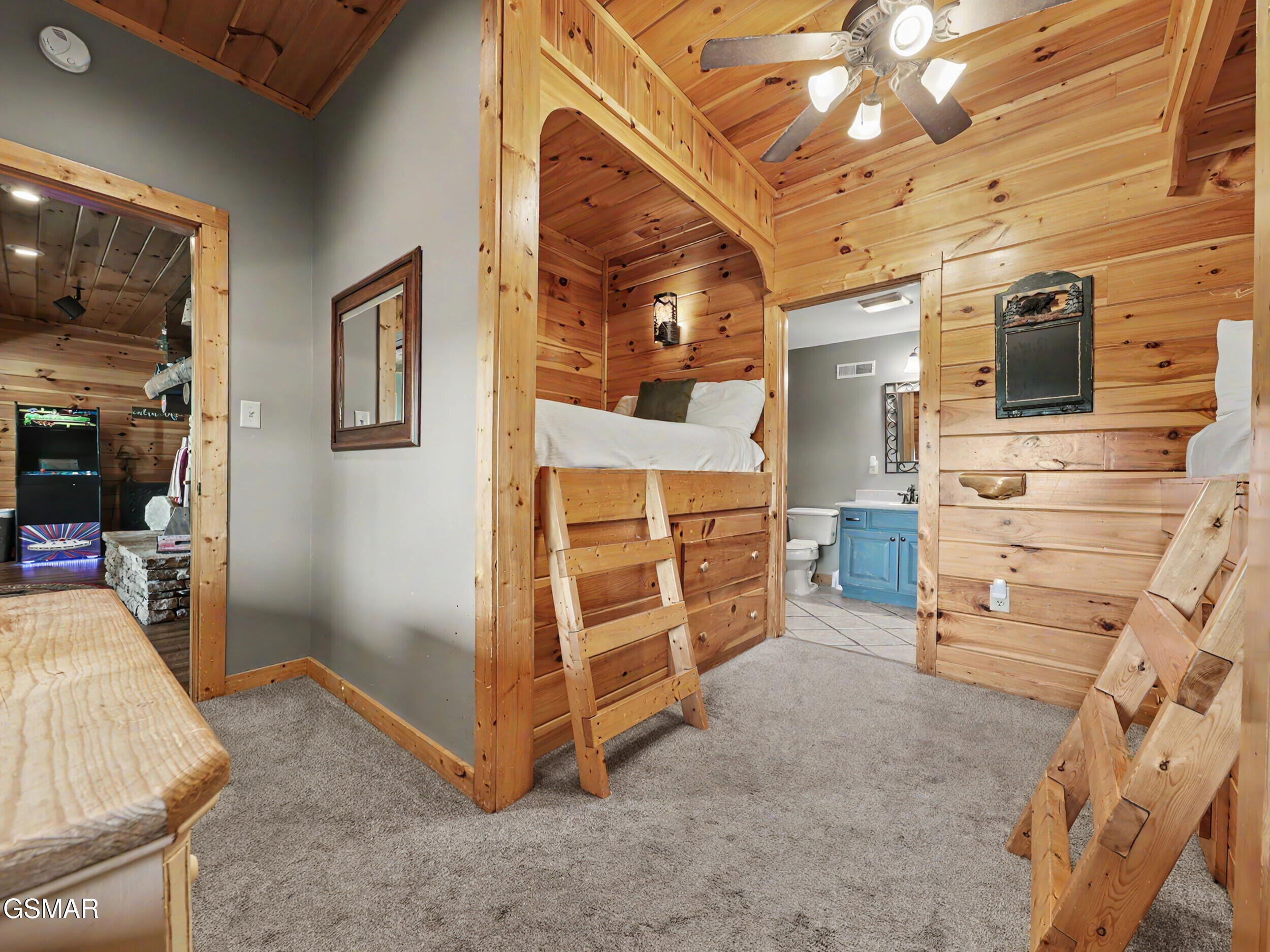 2414 Walnut Cove Way Sevierville TN 37862