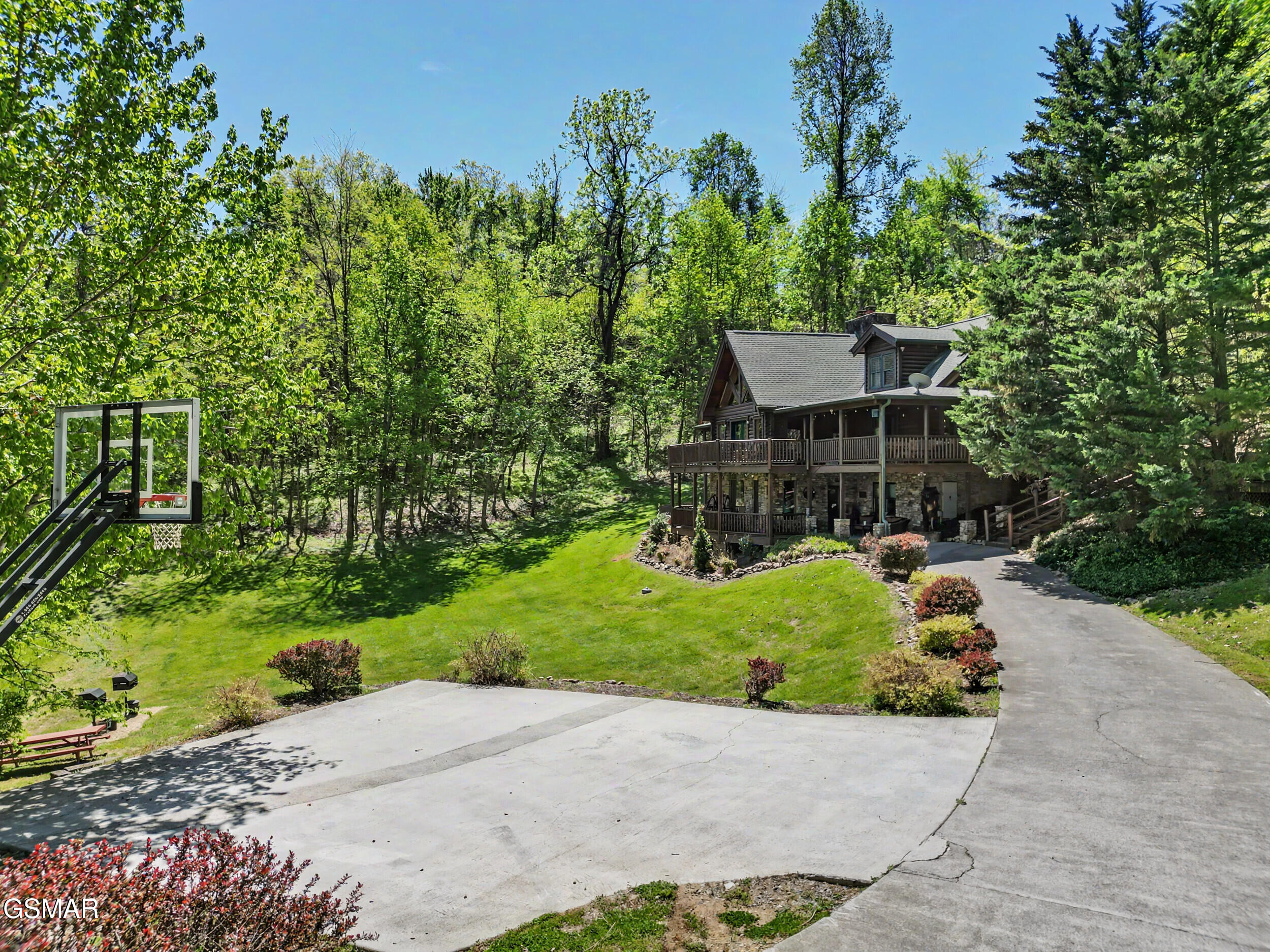 2414 Walnut Cove Way Sevierville TN 37862