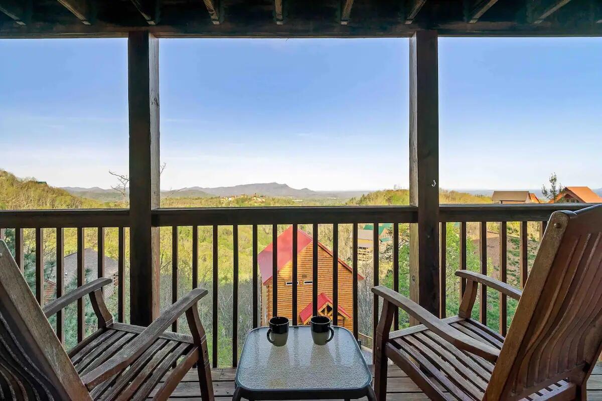 2313 Fox Berry Way Sevierville TN 37876