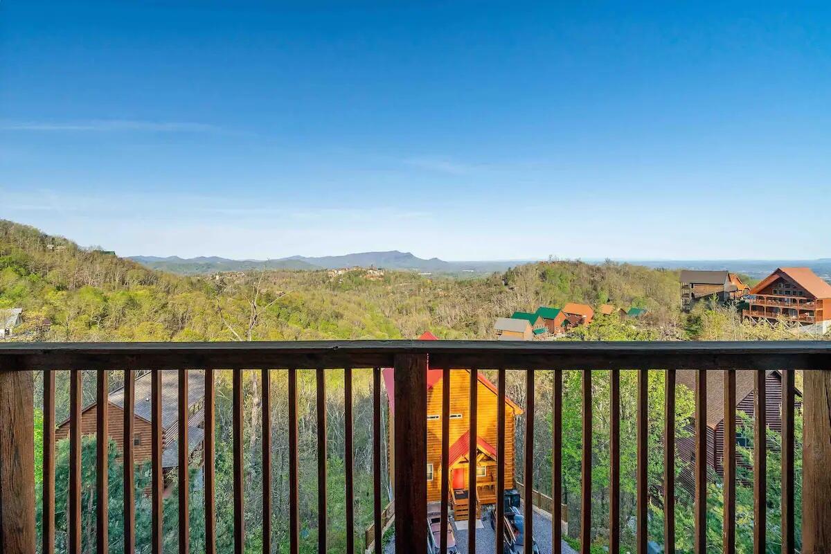 2313 Fox Berry Way Sevierville TN 37876