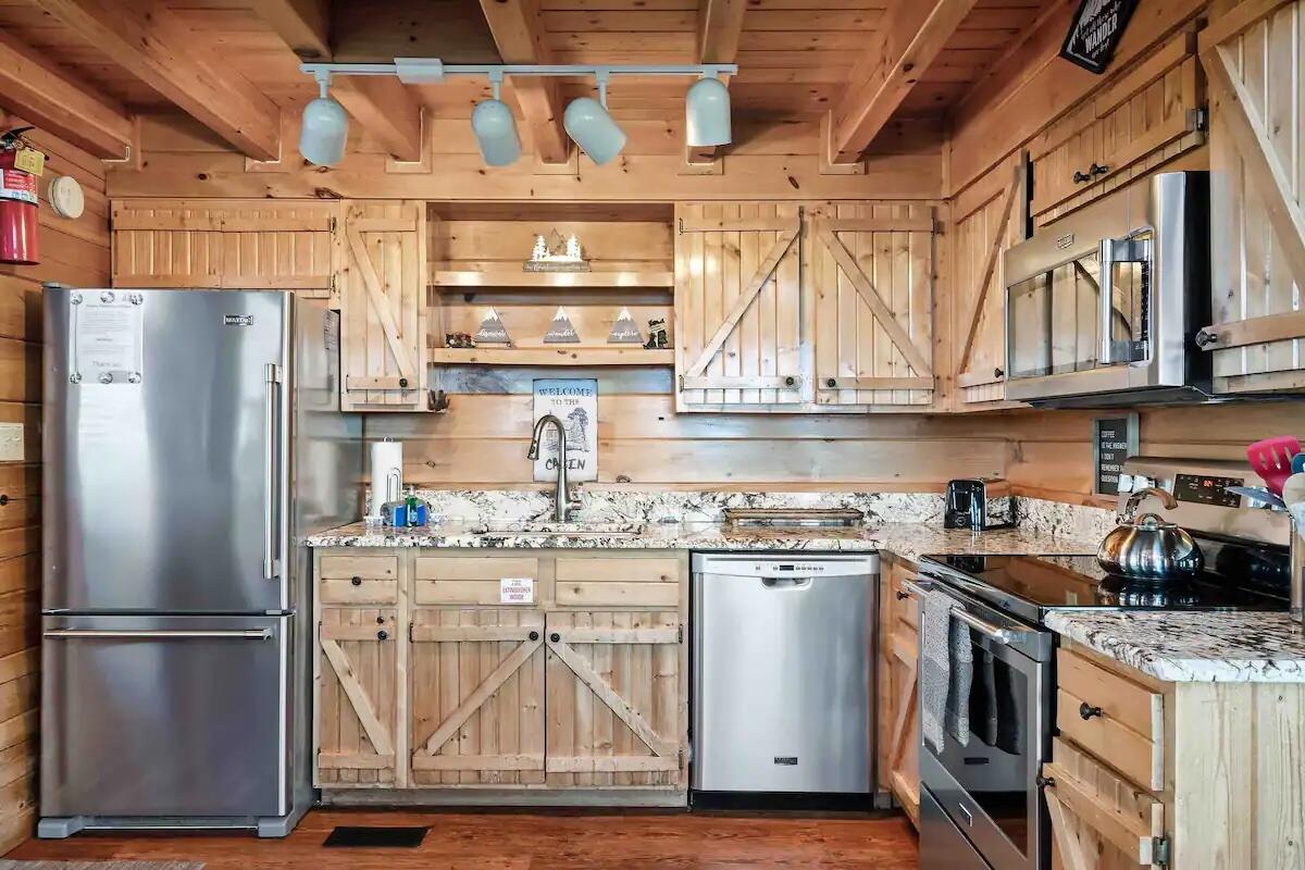 2313 Fox Berry Way Sevierville TN 37876