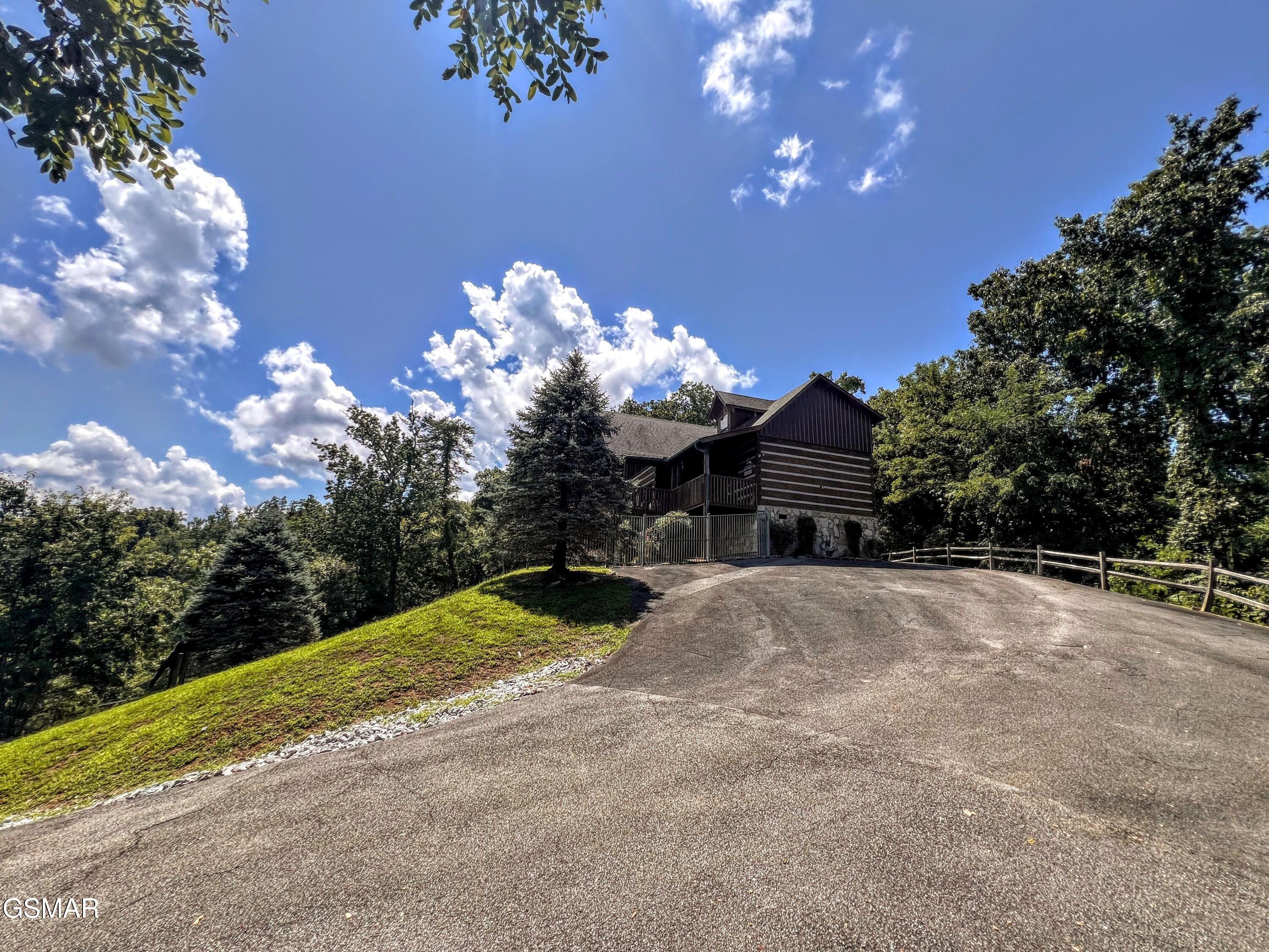 1902 Bluff Ridge Road Sevierville TN 37876