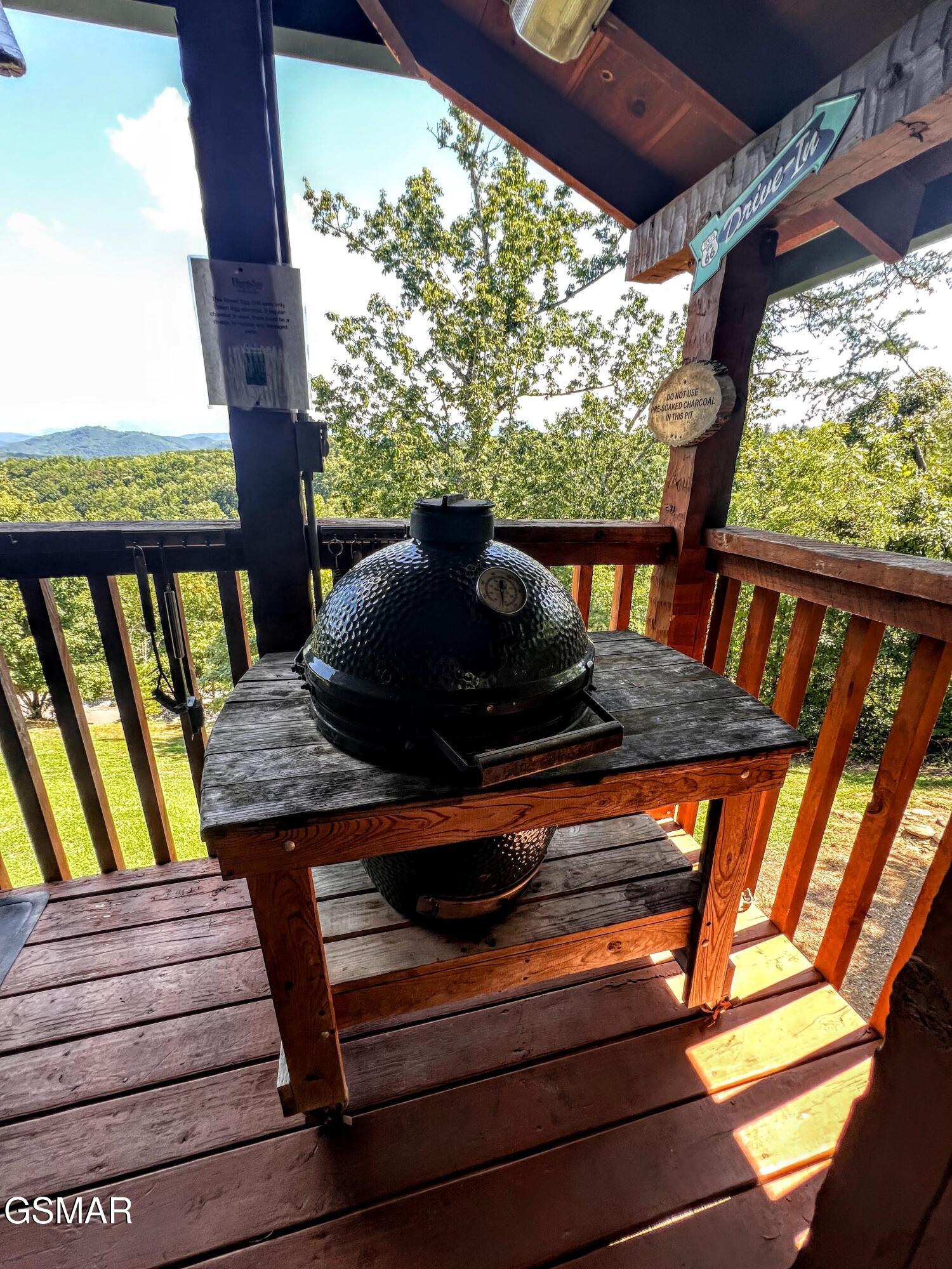 1902 Bluff Ridge Road Sevierville TN 37876