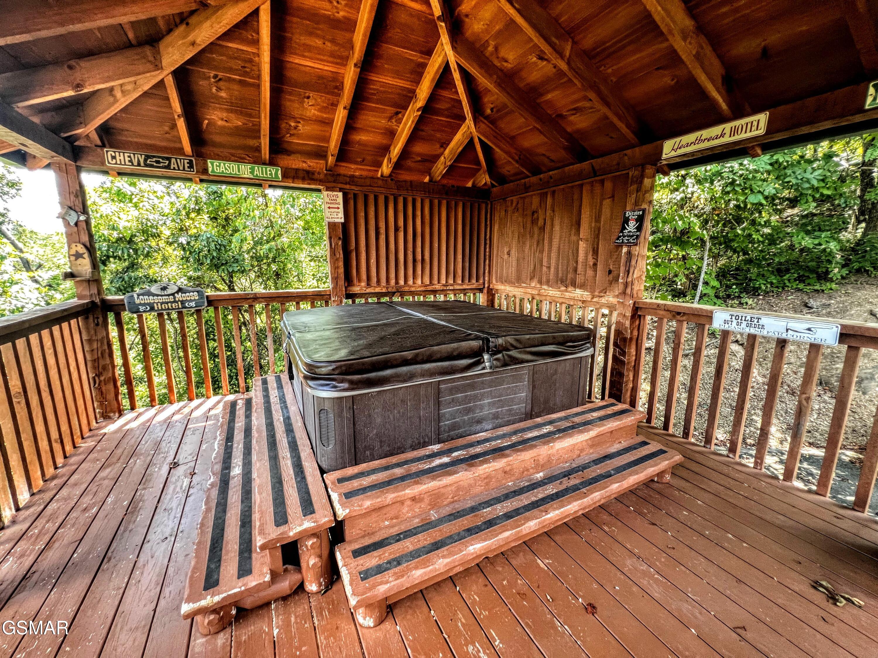 1902 Bluff Ridge Road Sevierville TN 37876