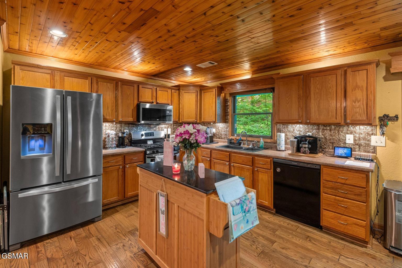 928 E Cross Road Dandridge TN 37725