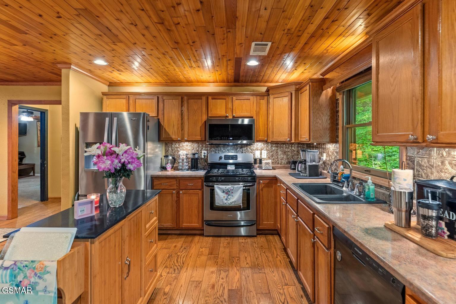 928 E Cross Road Dandridge TN 37725