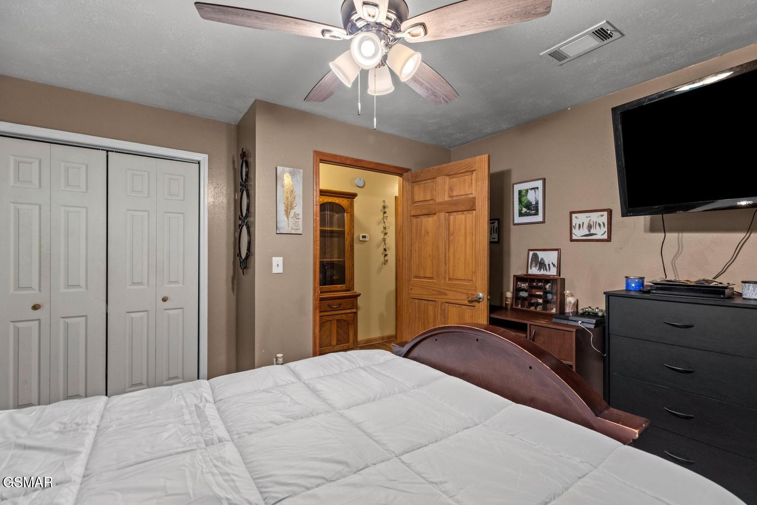 928 E Cross Road Dandridge TN 37725