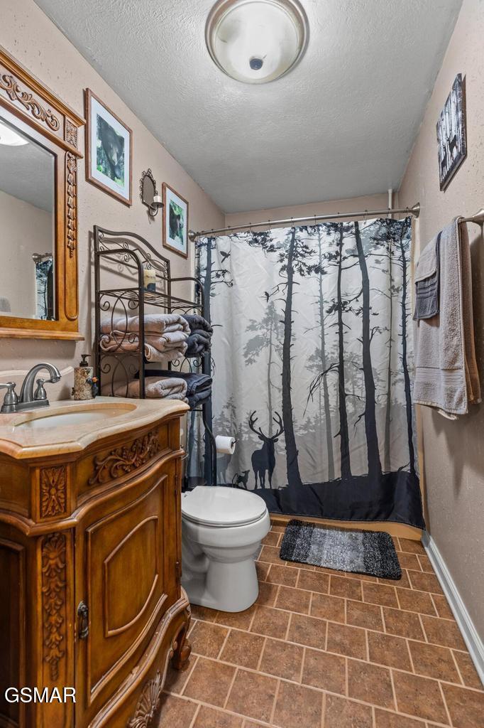 928 E Cross Road Dandridge TN 37725