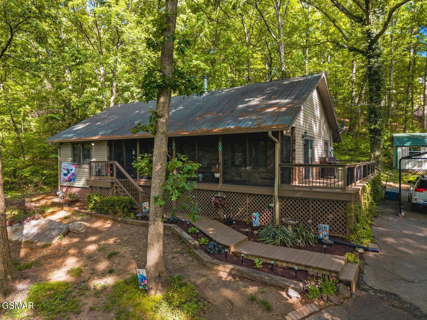 928 E Cross Road Dandridge TN 37725