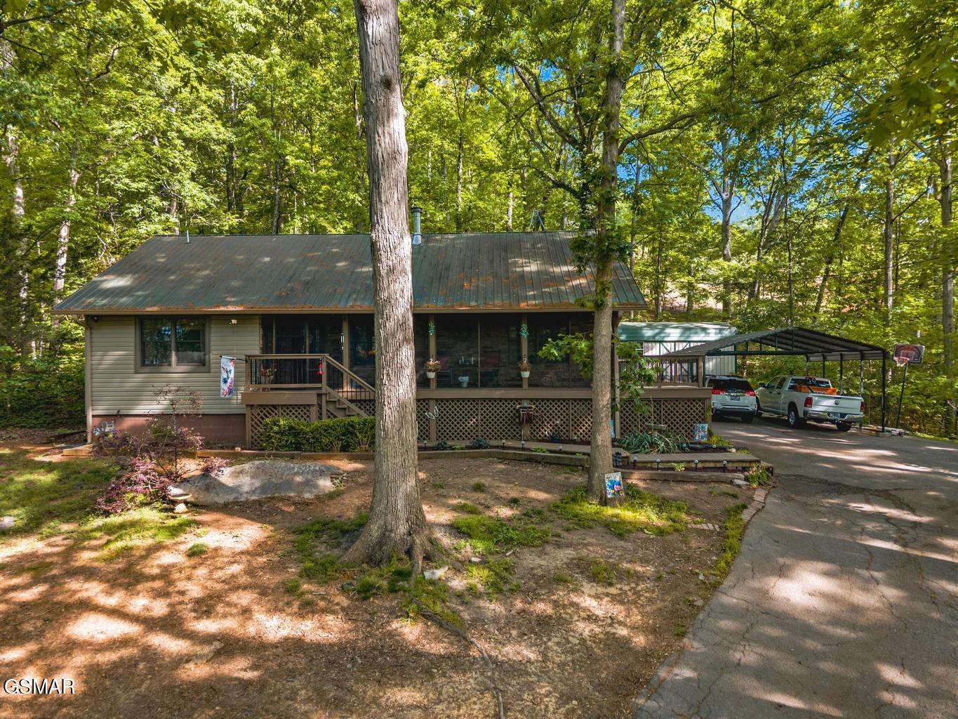 928 E Cross Road Dandridge TN 37725