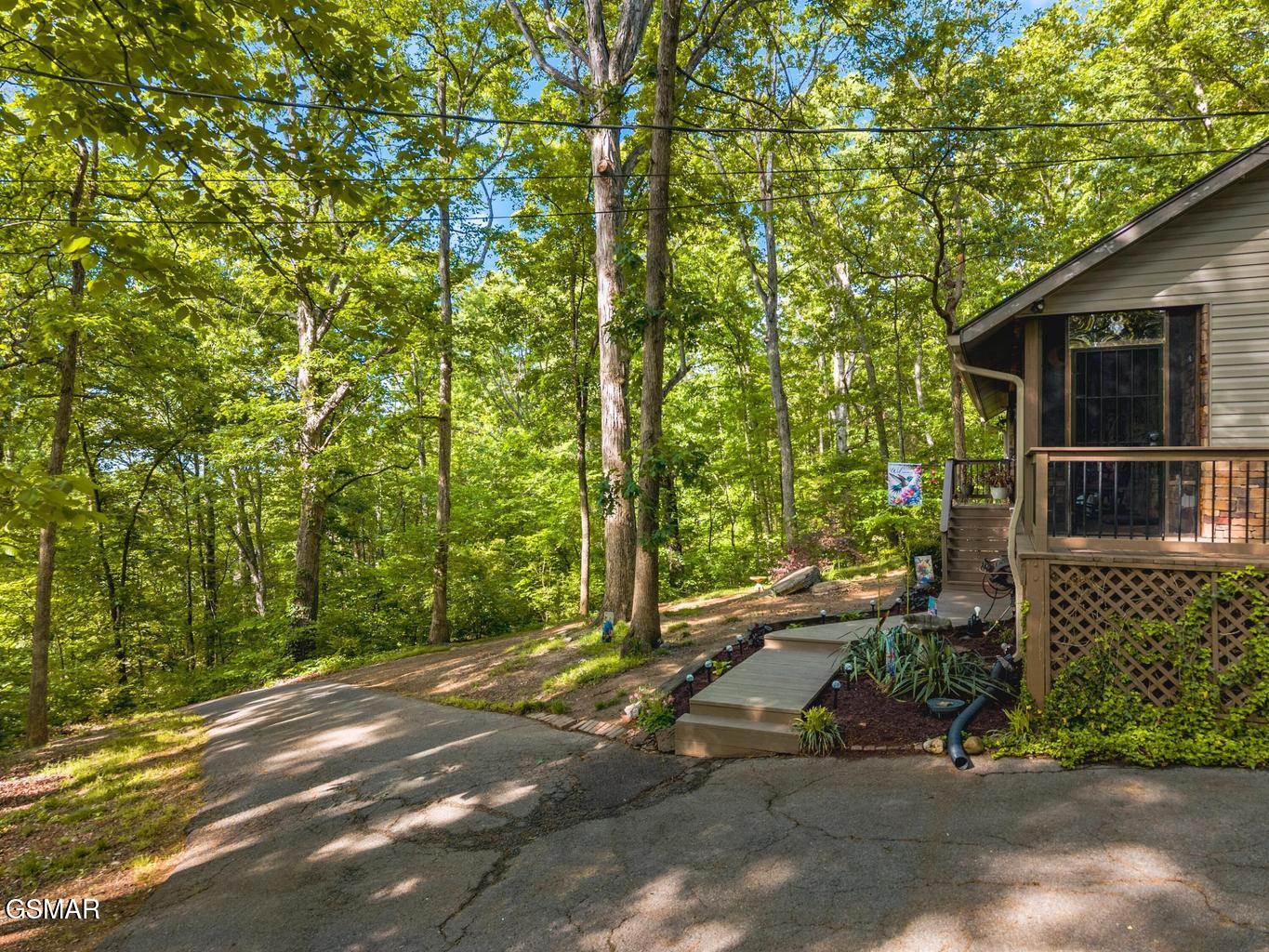 928 E Cross Road Dandridge TN 37725