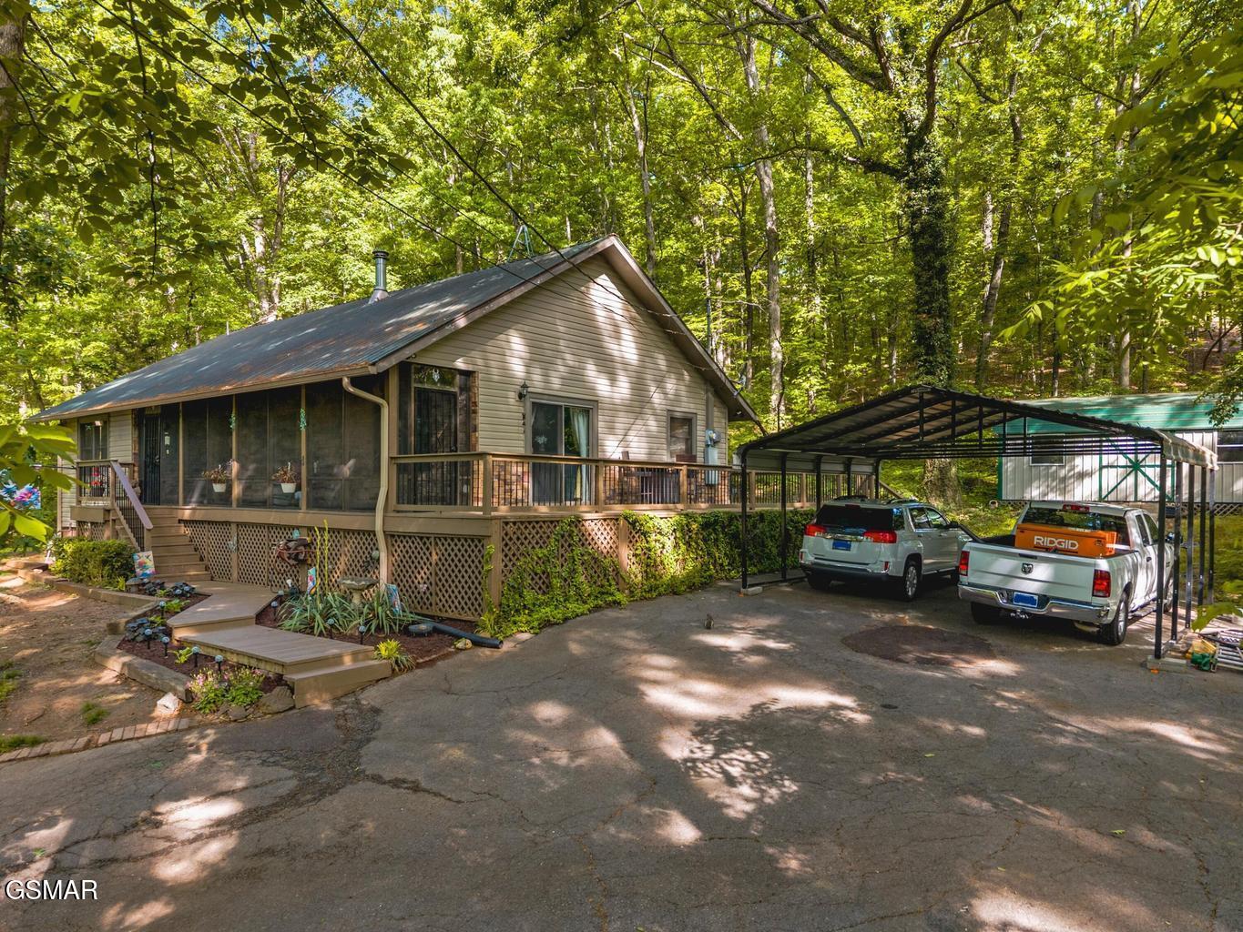928 E Cross Road Dandridge TN 37725