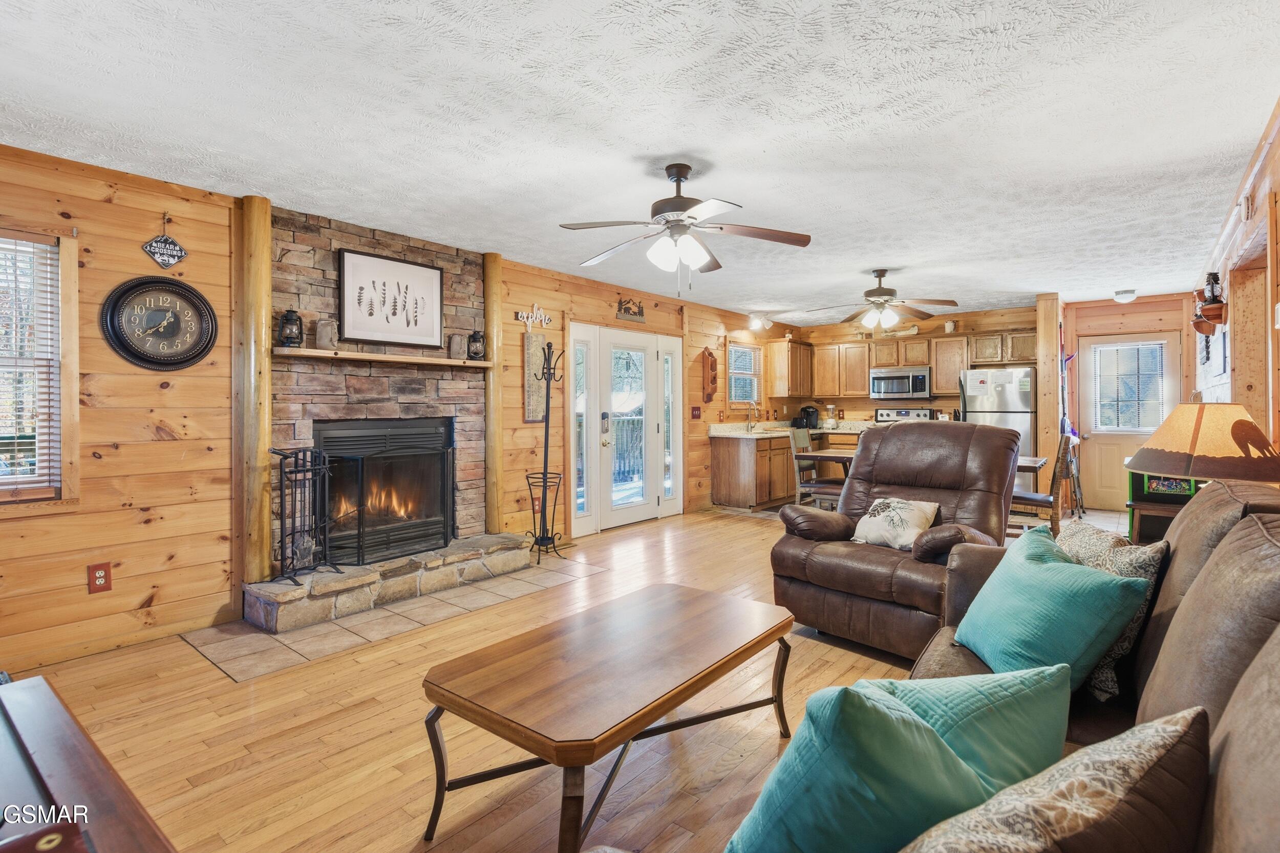 2114 Rabbit Point Way Sevierville TN 37876