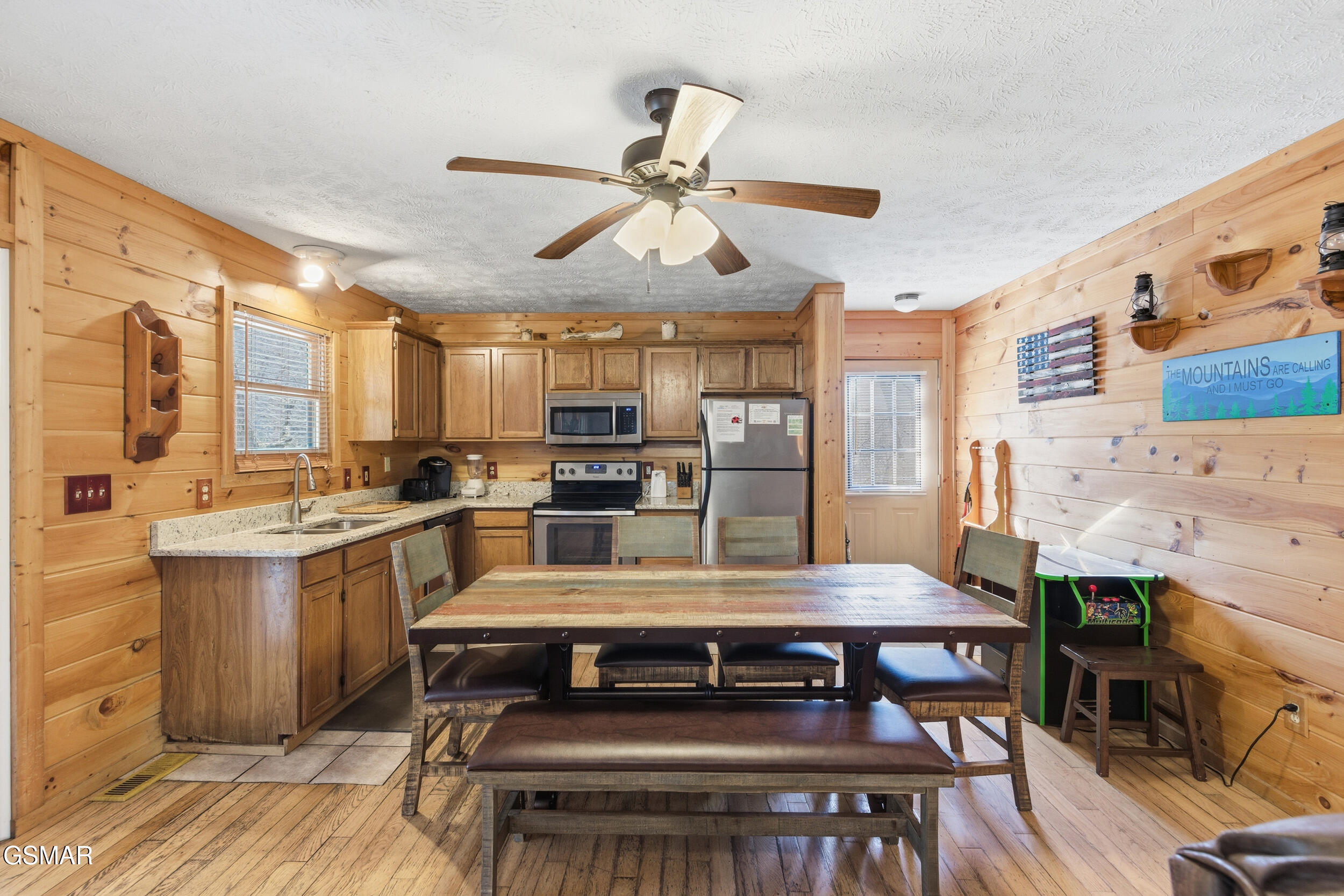 2114 Rabbit Point Way Sevierville TN 37876