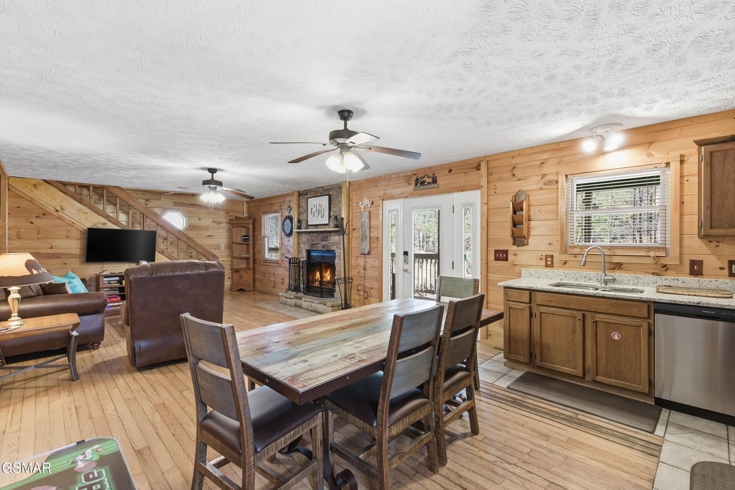 2114 Rabbit Point Way Sevierville TN 37876