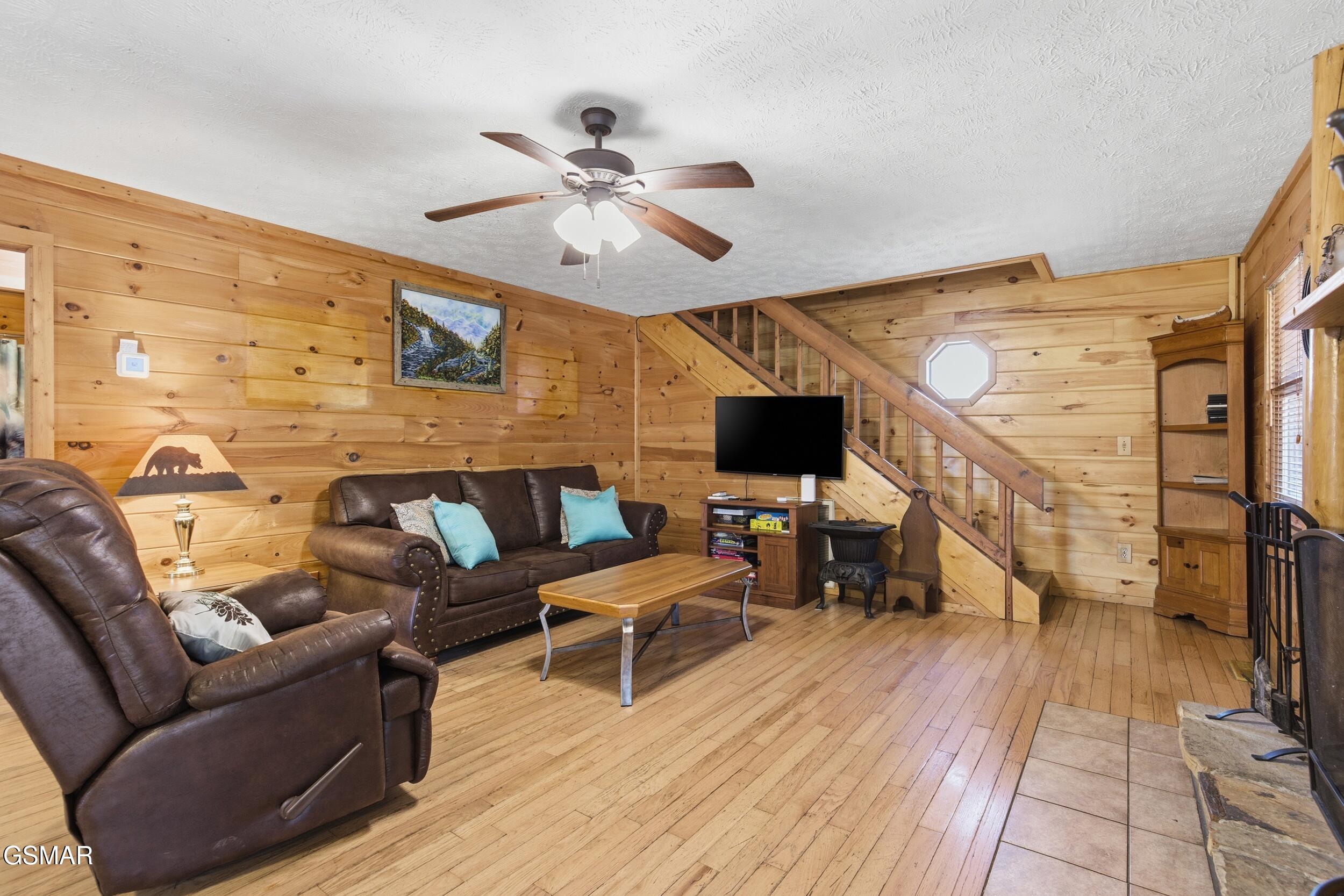 2114 Rabbit Point Way Sevierville TN 37876