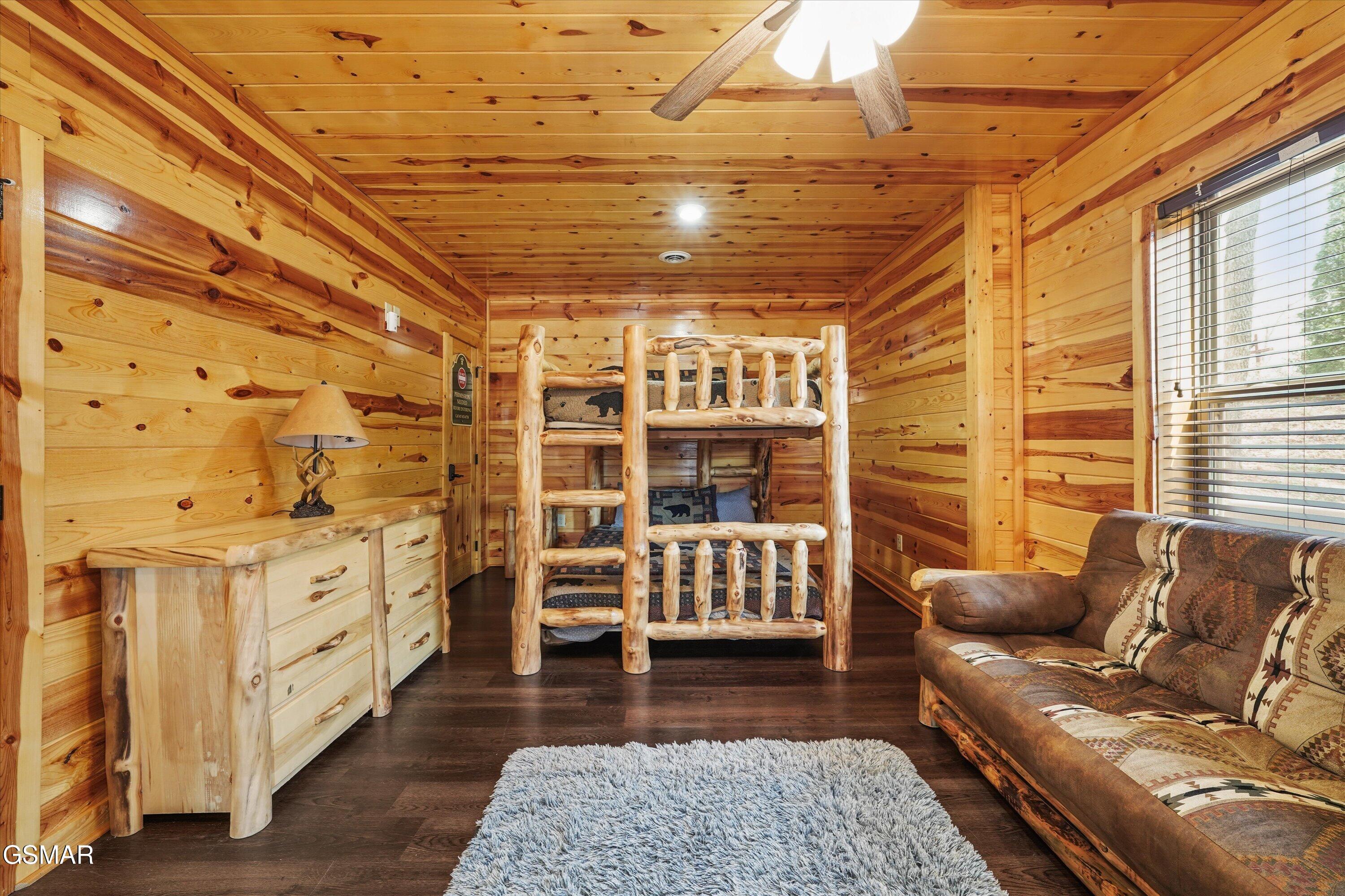 2021 Settlers Ridge Way Gatlinburg TN 37738