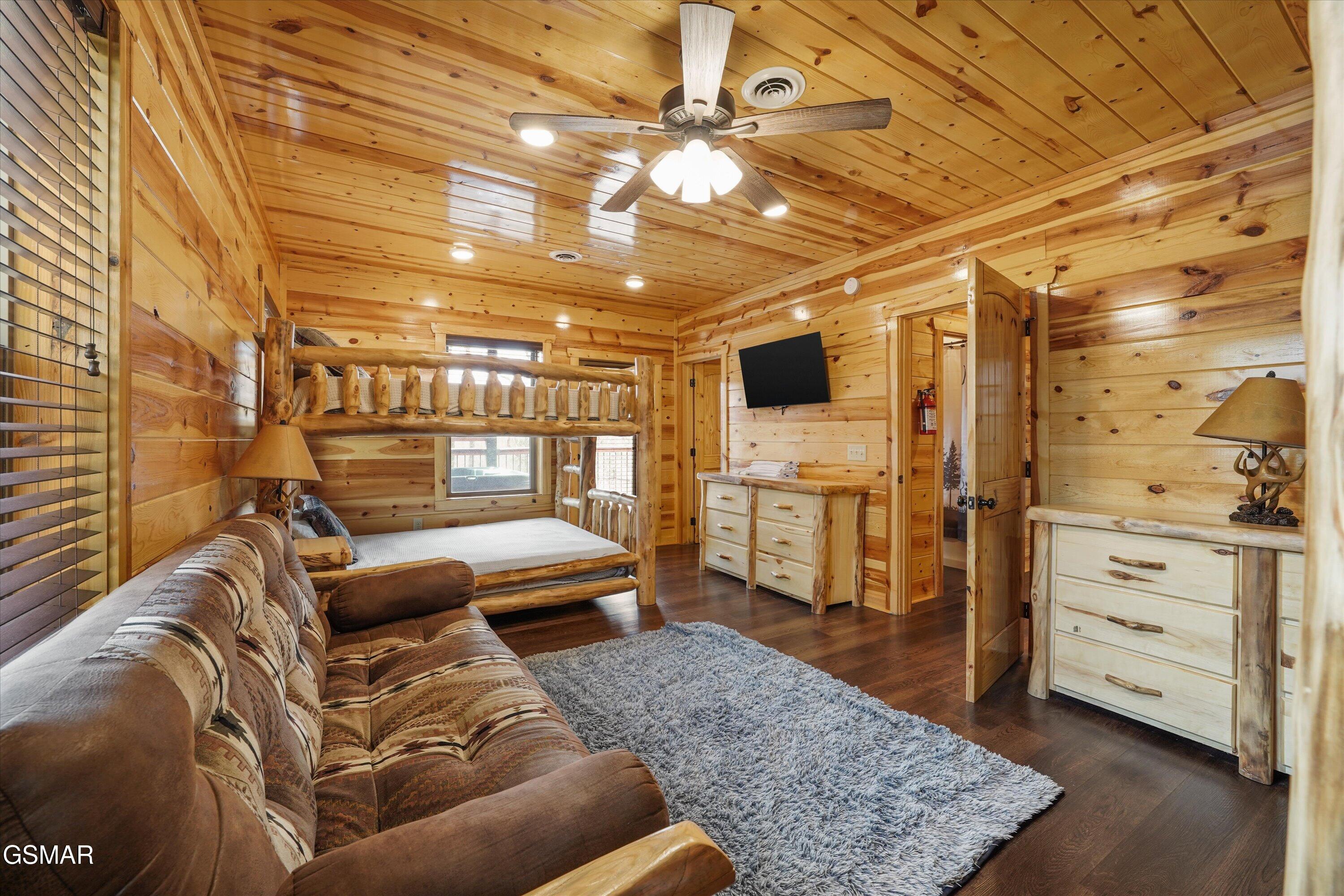 2021 Settlers Ridge Way Gatlinburg TN 37738