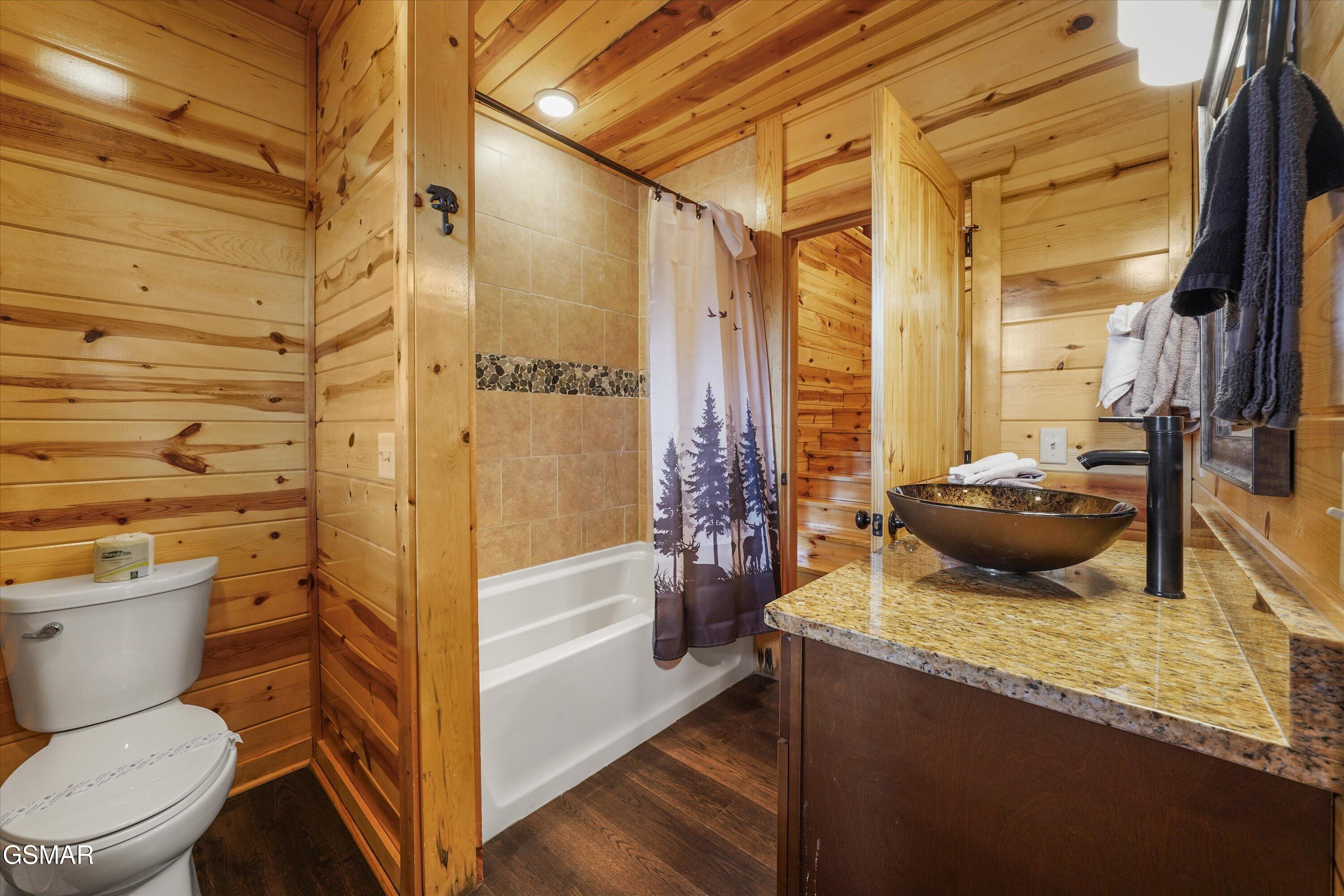 2021 Settlers Ridge Way Gatlinburg TN 37738