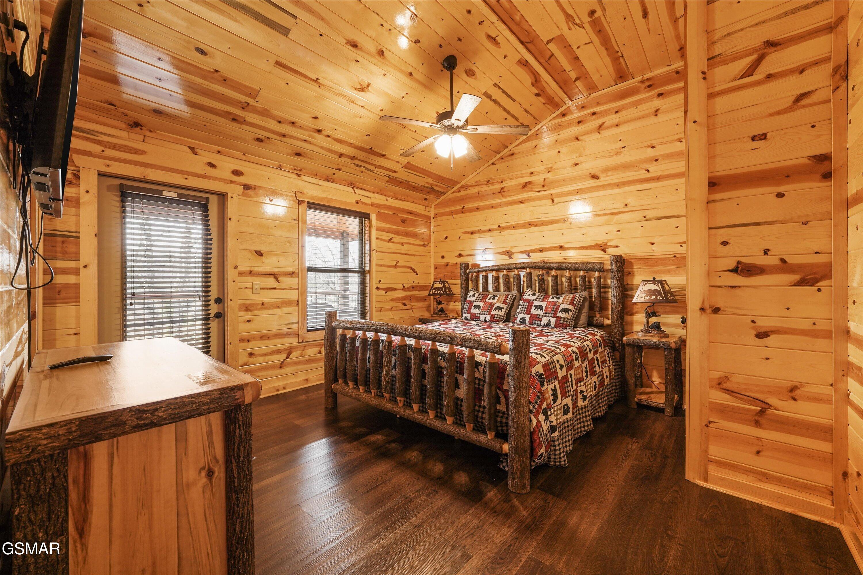 2021 Settlers Ridge Way Gatlinburg TN 37738
