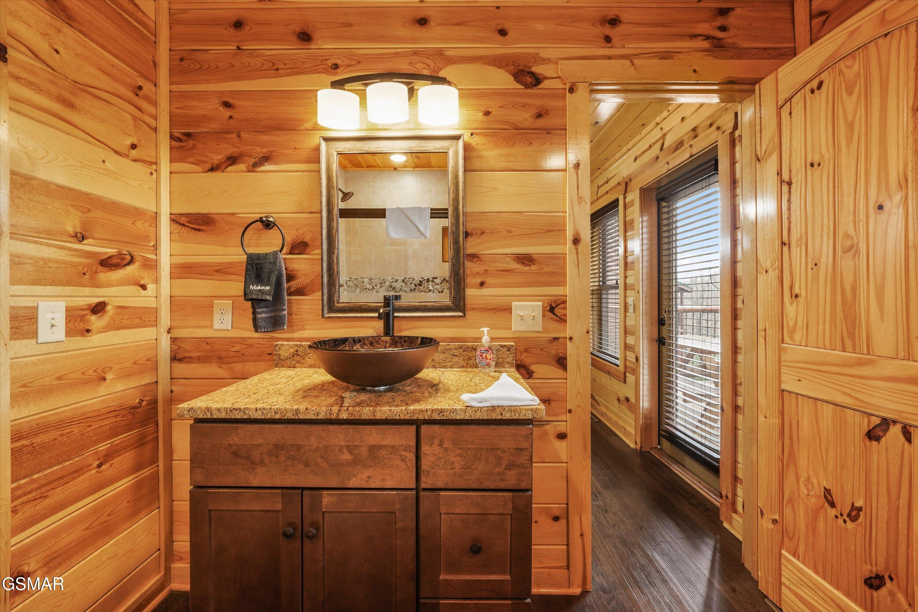 2021 Settlers Ridge Way Gatlinburg TN 37738